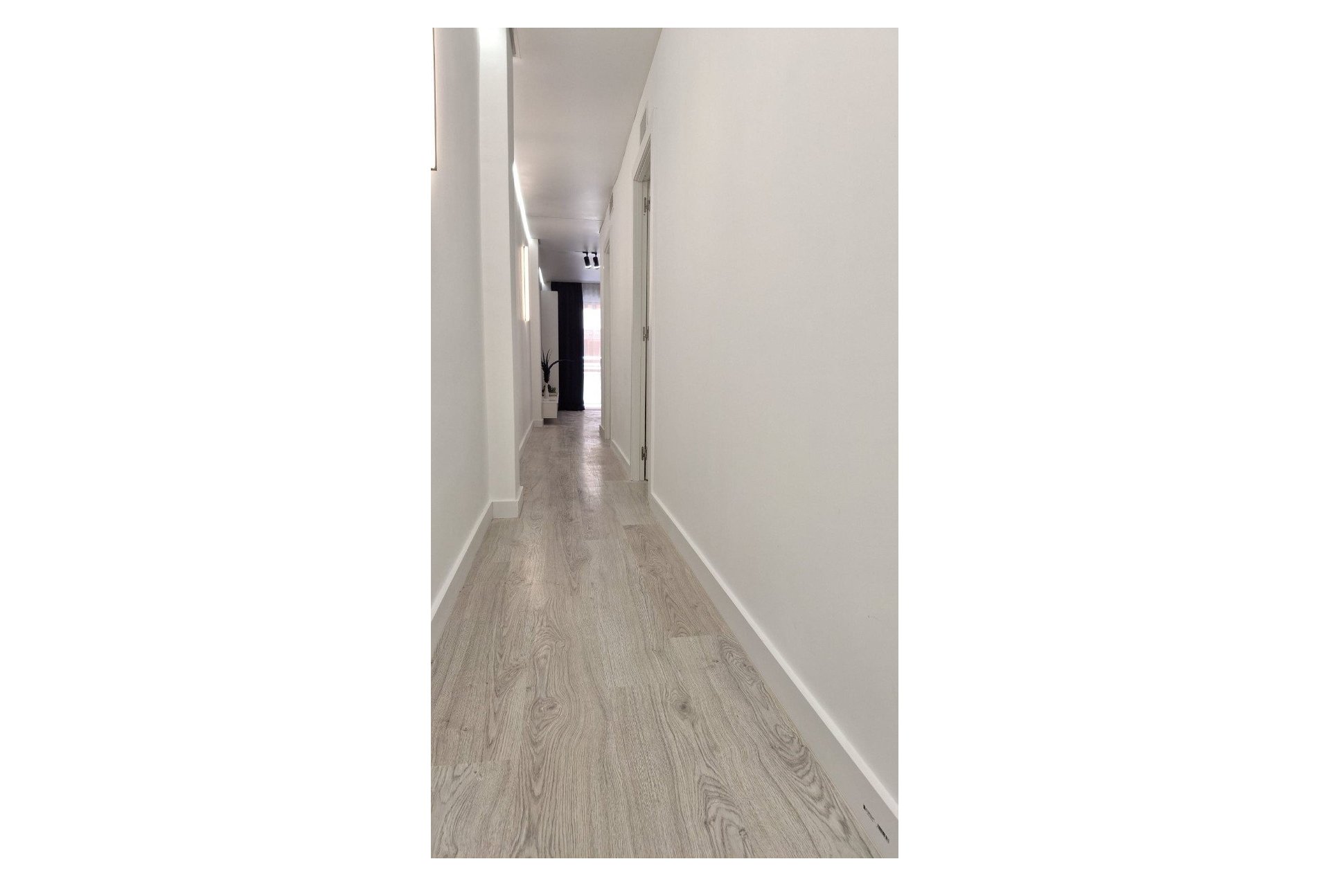 Resale - Apartment / flat - Torrevieja - Playa Acequion