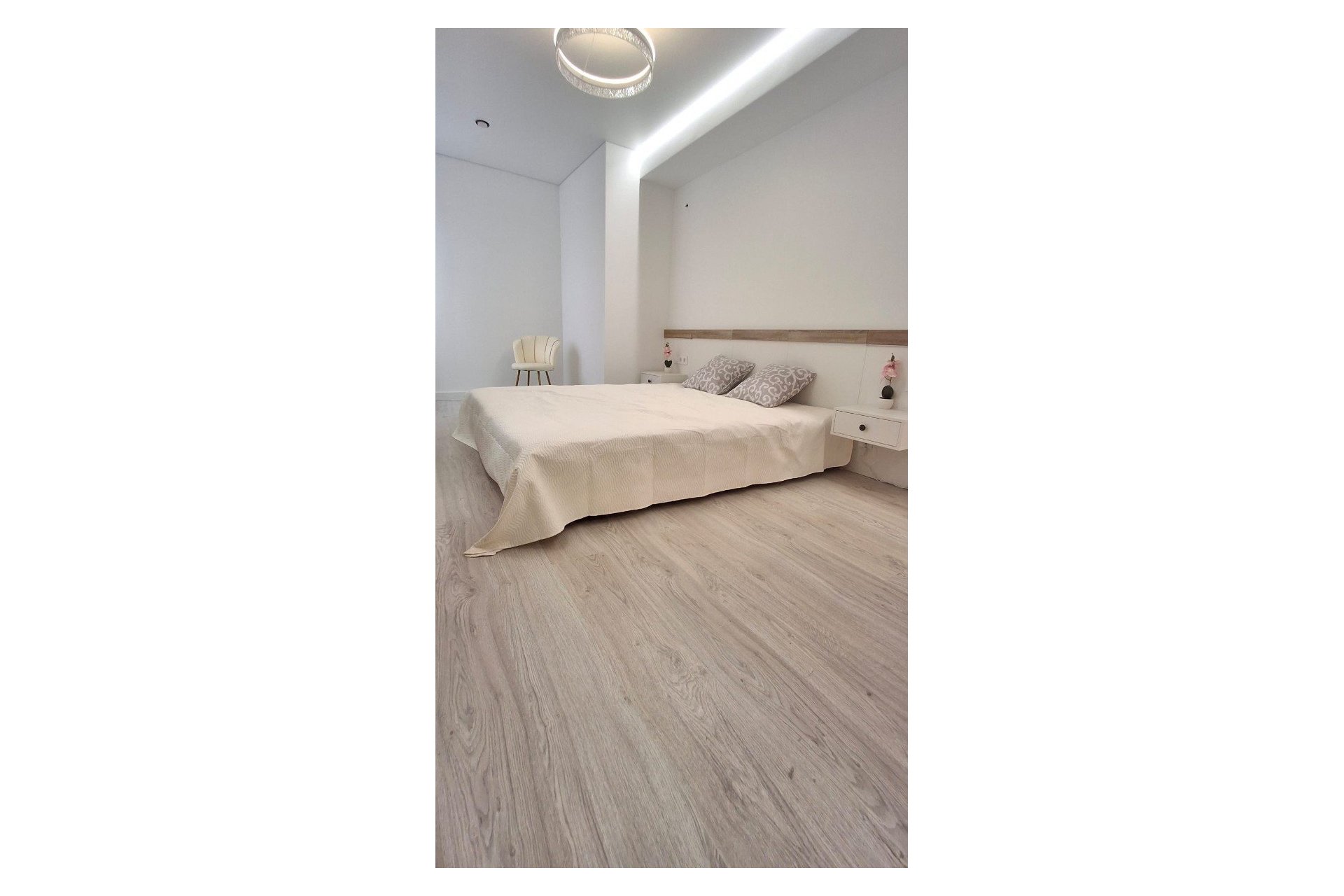 Resale - Apartment / flat - Torrevieja - Playa Acequion