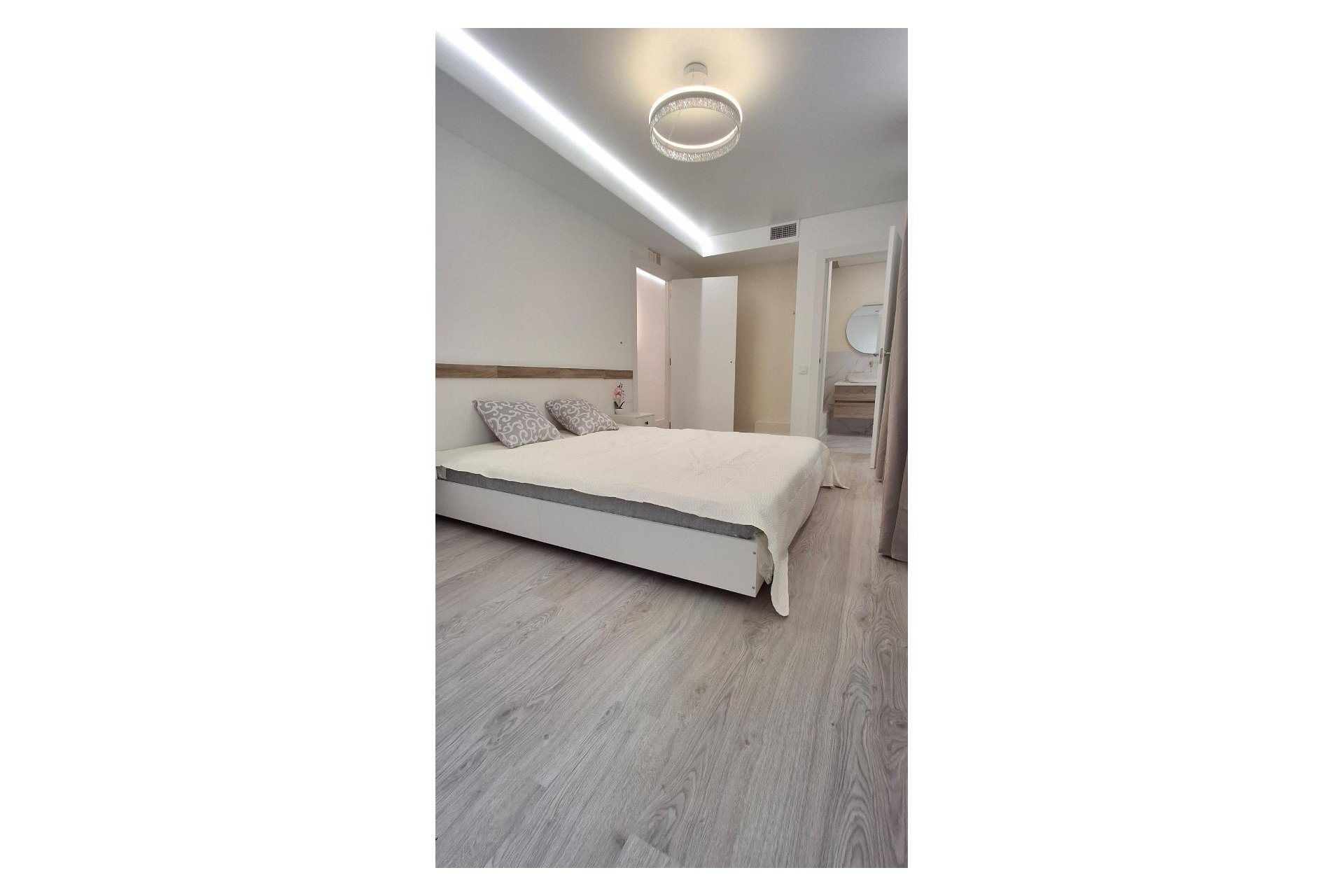 Resale - Apartment / flat - Torrevieja - Playa Acequion