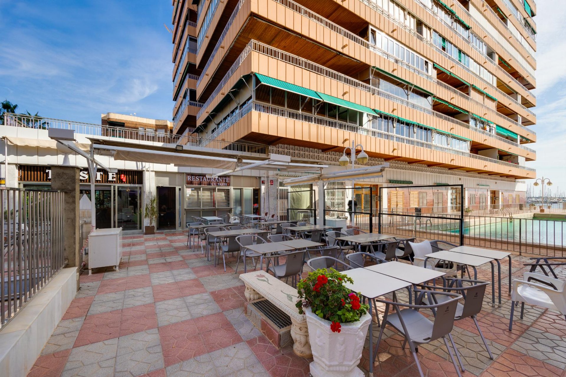 Resale - Apartment / flat - Torrevieja - Playa Acequion