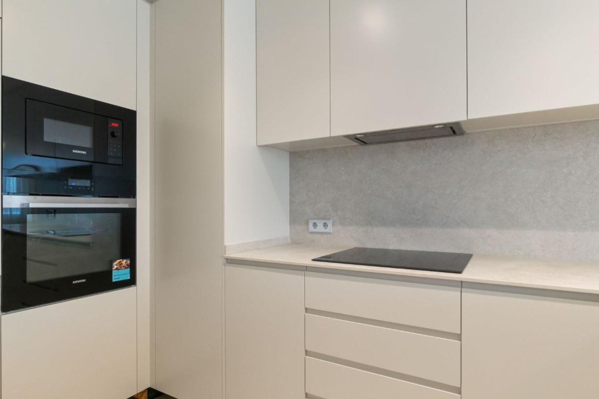 Resale - Apartment / flat - Torrevieja - Playa de La Acequion