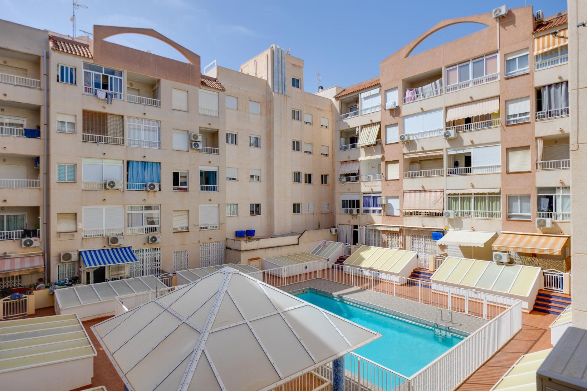 Resale - Apartment / flat - Torrevieja - Playa de Los Locos-Curva del Palangre