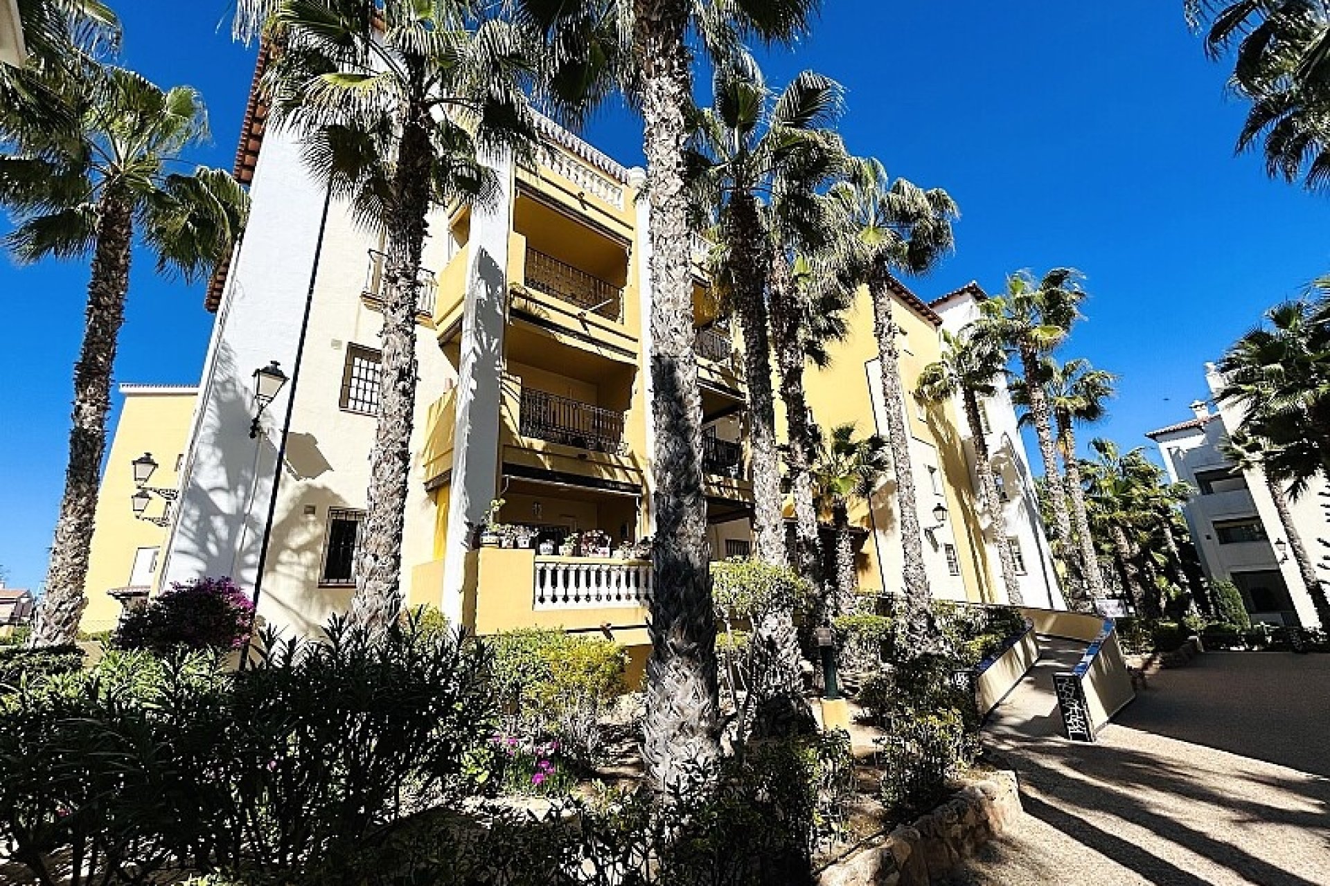Resale - Apartment / flat - Torrevieja - Playa de los Locos