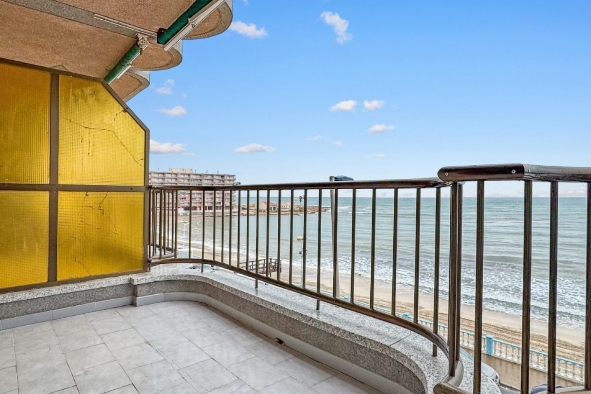 Resale - Apartment / flat - Torrevieja - Playa de los Locos