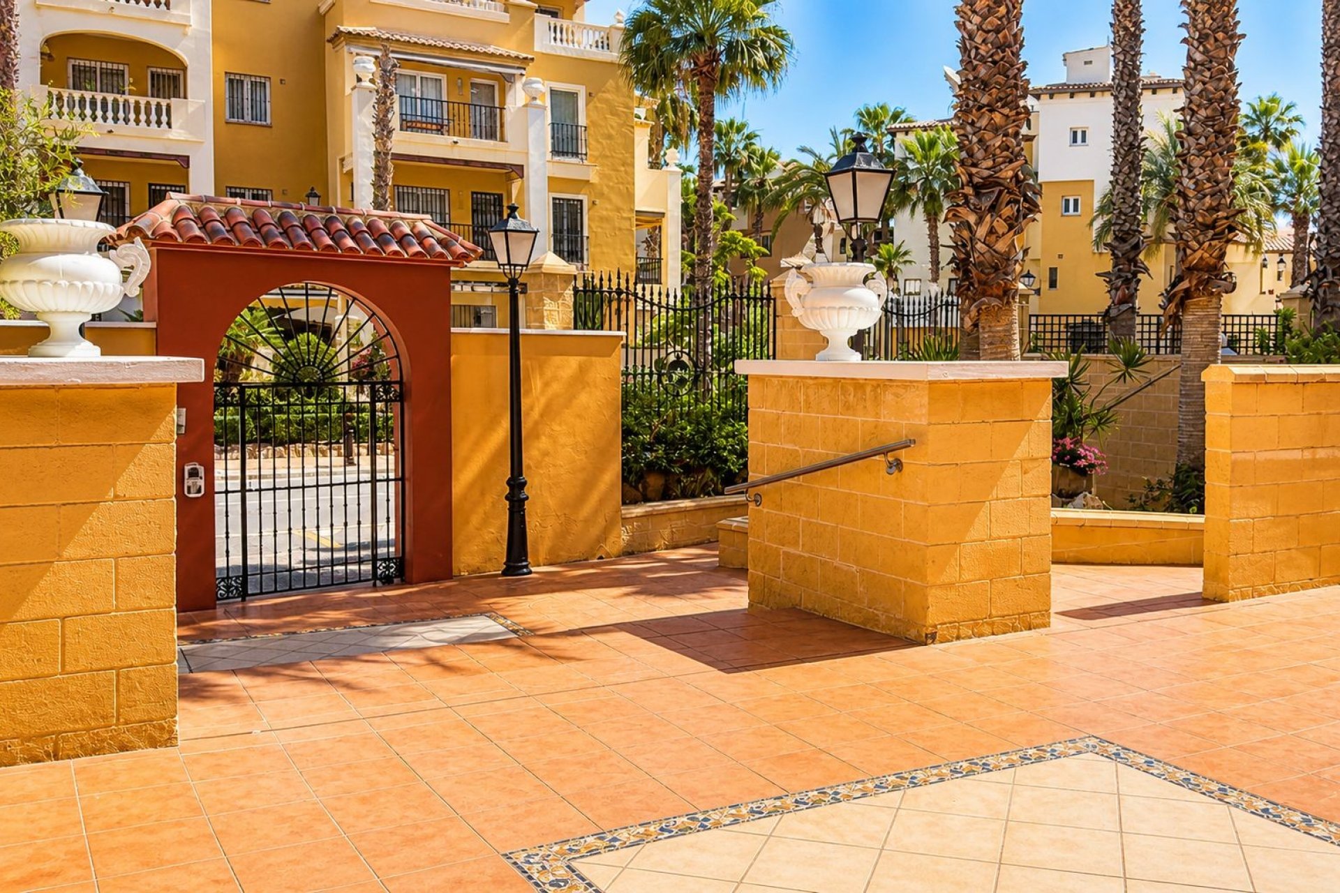 Resale - Apartment / flat - Torrevieja - Playa de los Locos