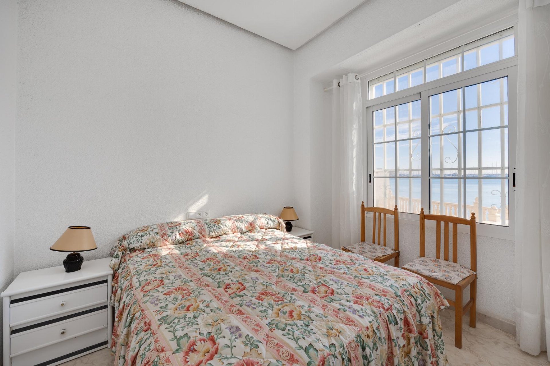 Resale - Apartment / flat - Torrevieja - Playa del Acequión