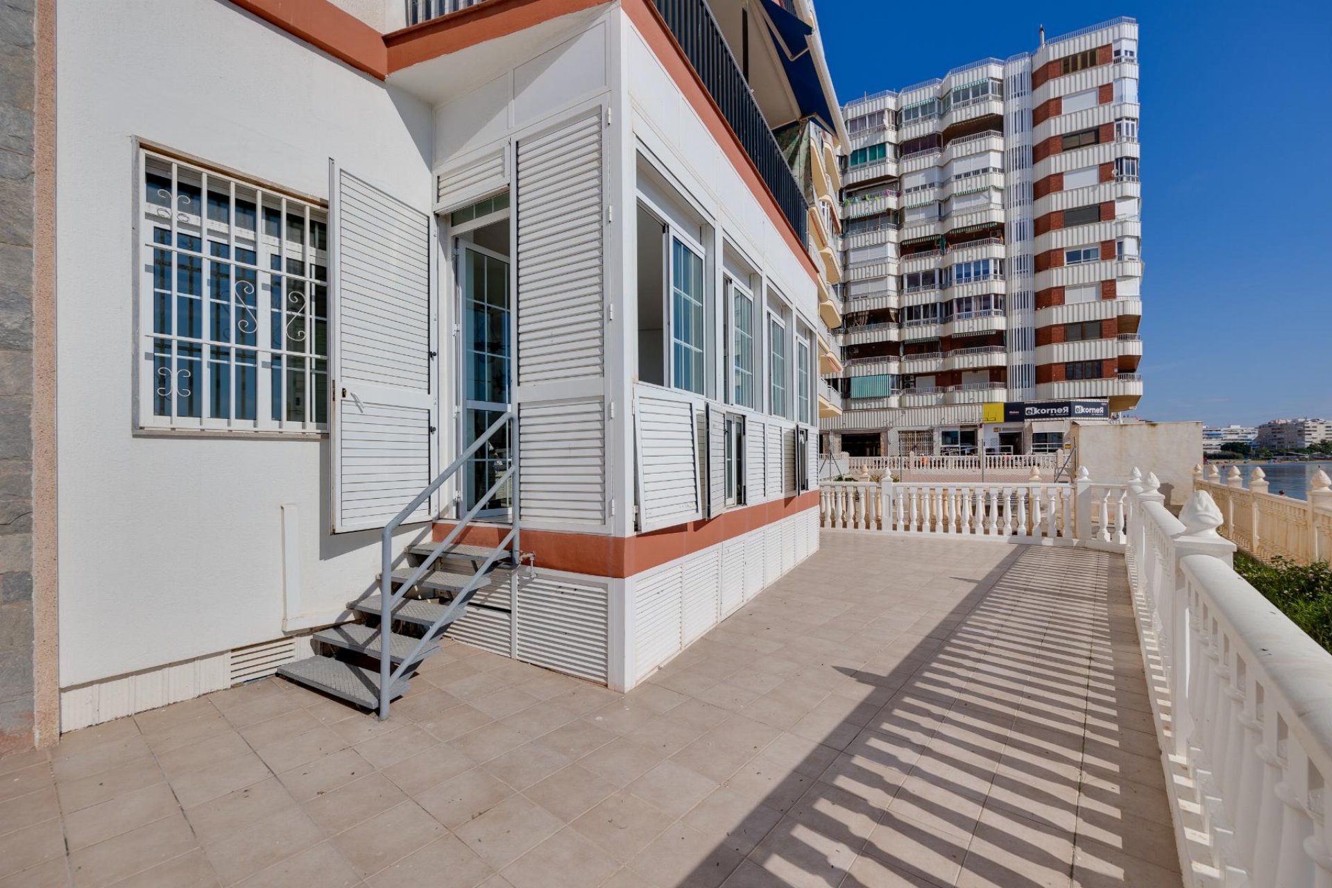 Resale - Apartment / flat - Torrevieja - Playa del Acequión
