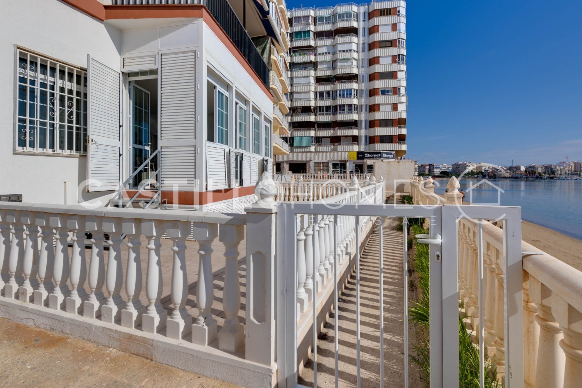 Resale - Apartment / flat - Torrevieja - Playa del Acequión