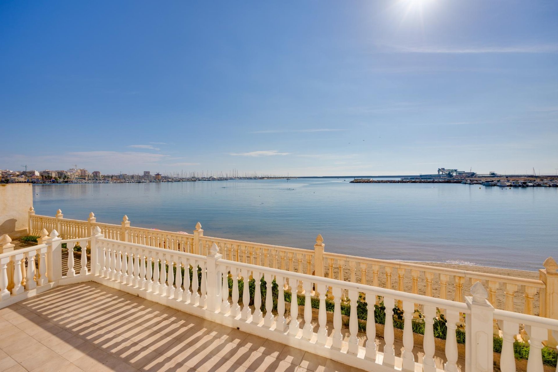Resale - Apartment / flat - Torrevieja - Playa del Acequión
