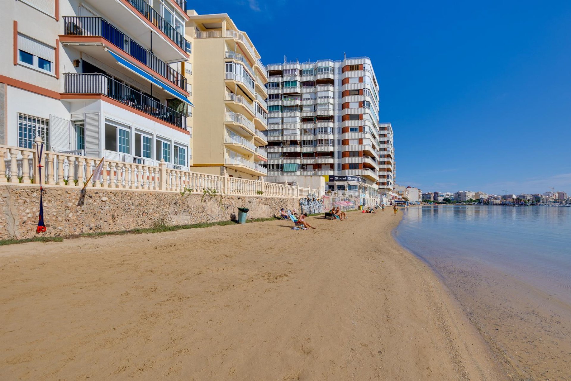 Resale - Apartment / flat - Torrevieja - Playa del Acequión
