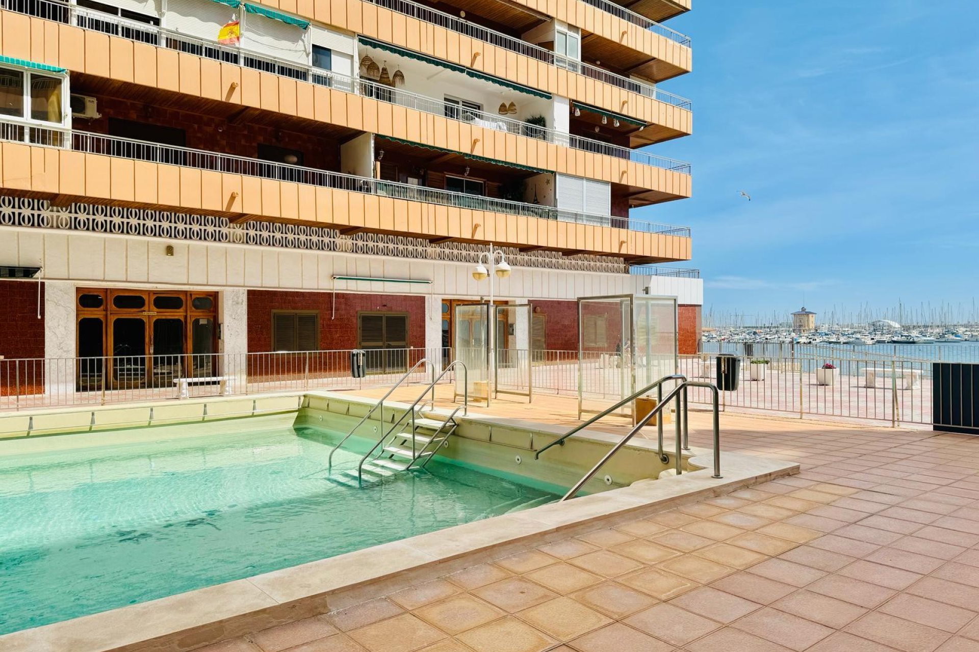 Resale - Apartment / flat - Torrevieja - Playa del Acequión