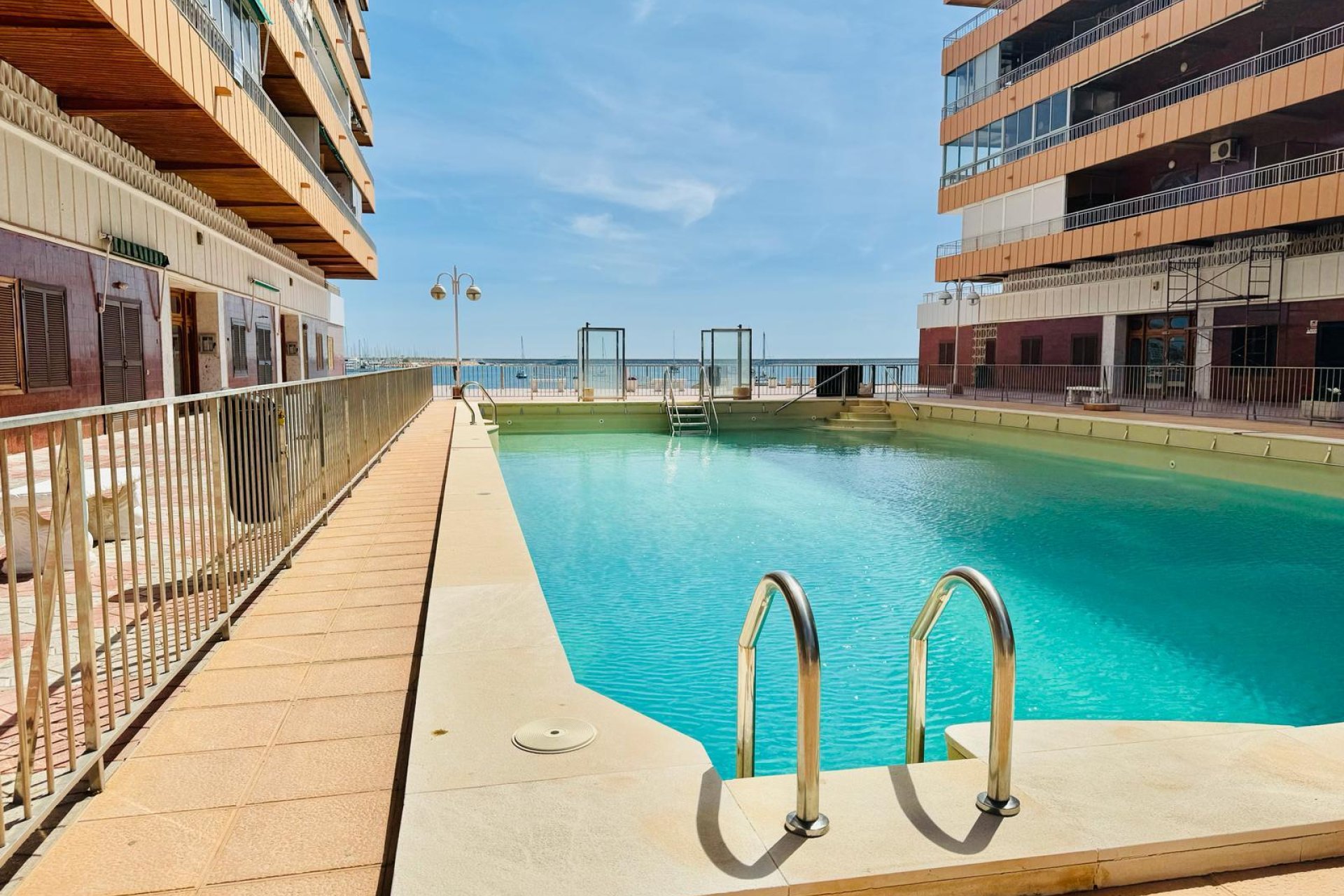 Resale - Apartment / flat - Torrevieja - Playa del Acequión