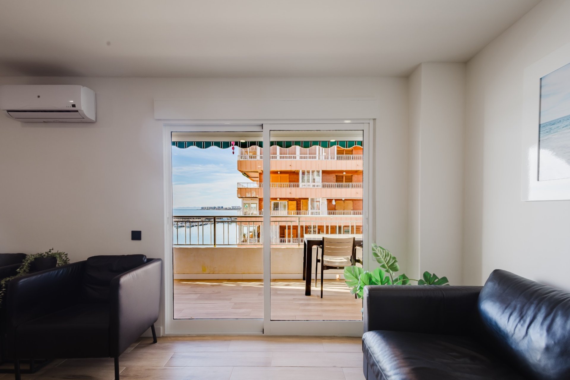 Resale - Apartment / flat - Torrevieja - Playa del Acequión