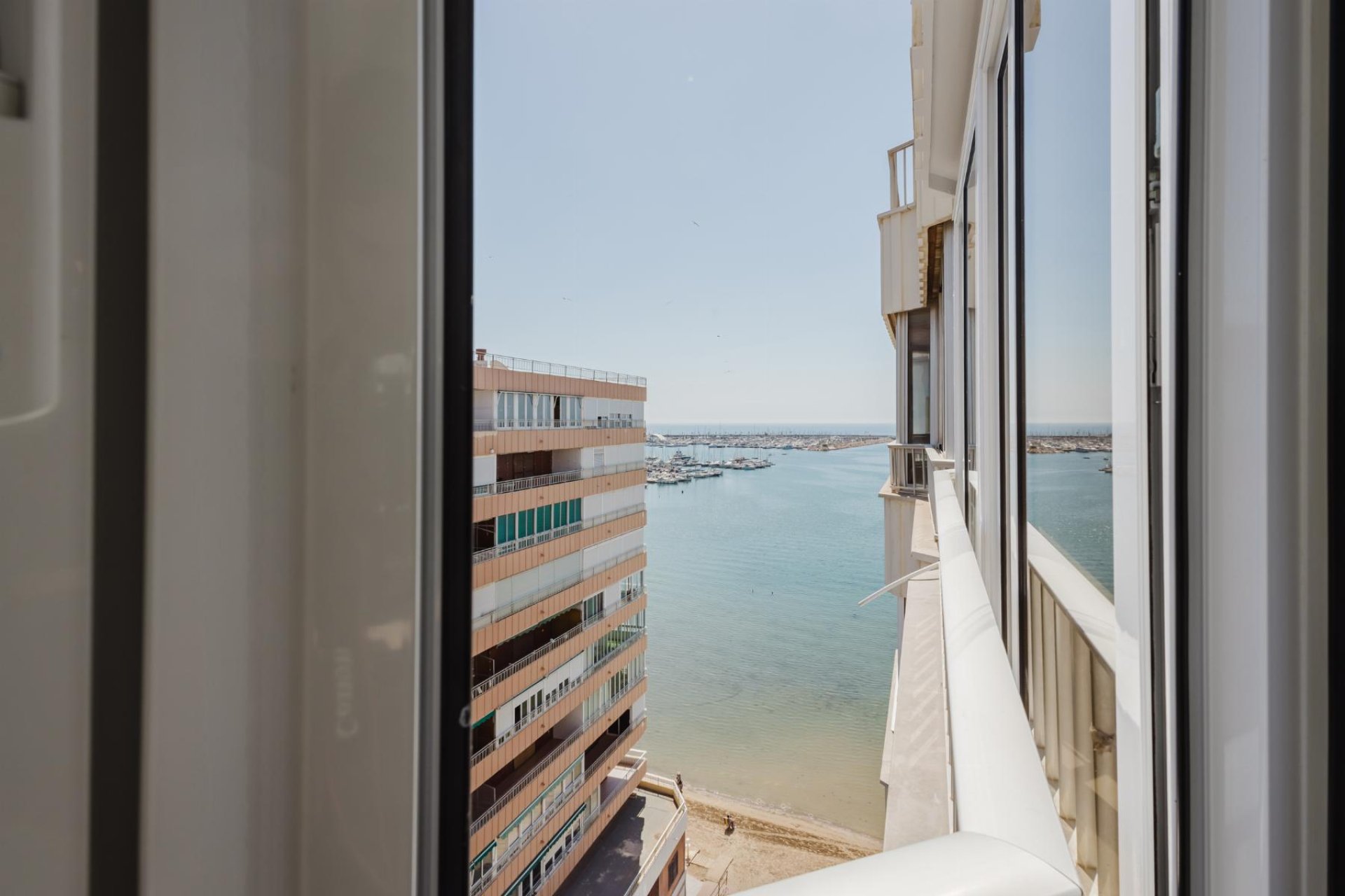 Resale - Apartment / flat - Torrevieja - Playa del Acequión
