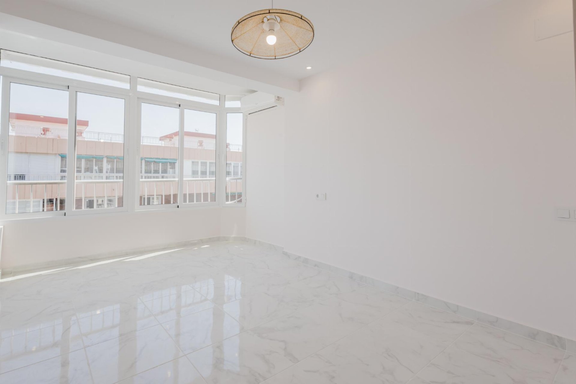 Resale - Apartment / flat - Torrevieja - Playa del Acequión