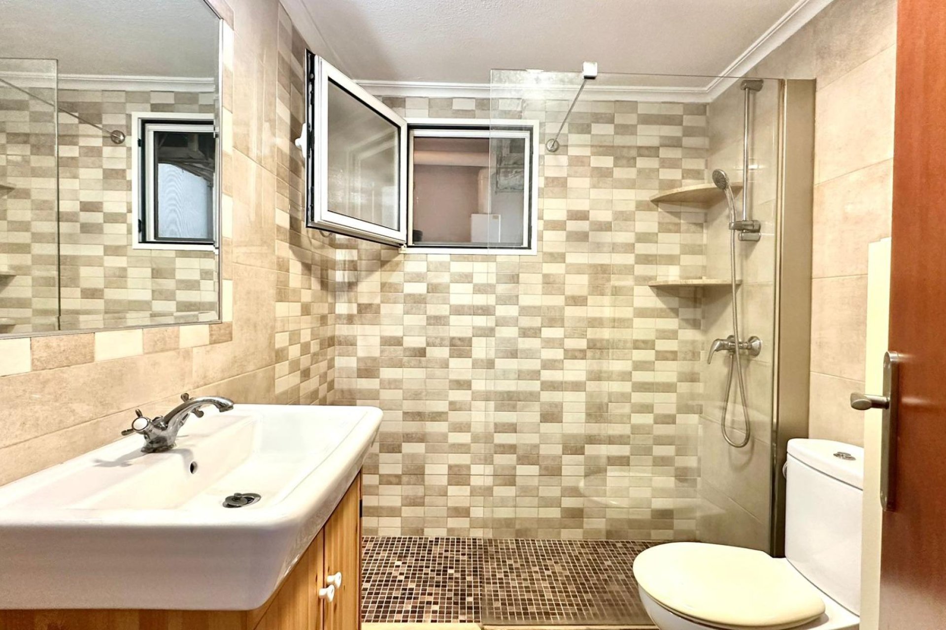 Resale - Apartment / flat - Torrevieja - Playa del Acequión