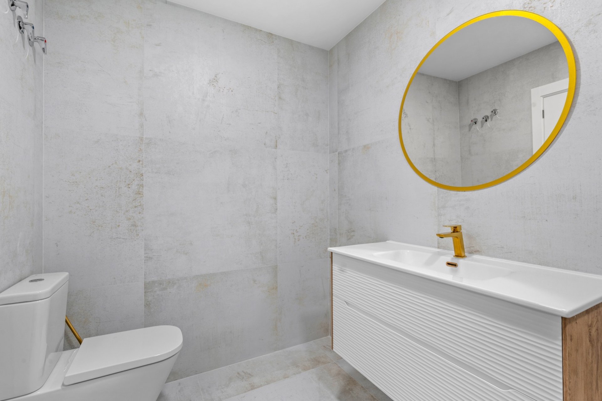 Resale - Apartment / flat - Torrevieja - Playa del Acequión