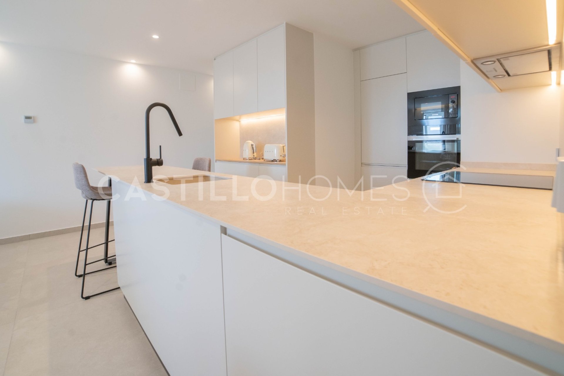 Resale - Apartment / flat - Torrevieja - Playa del Acequión