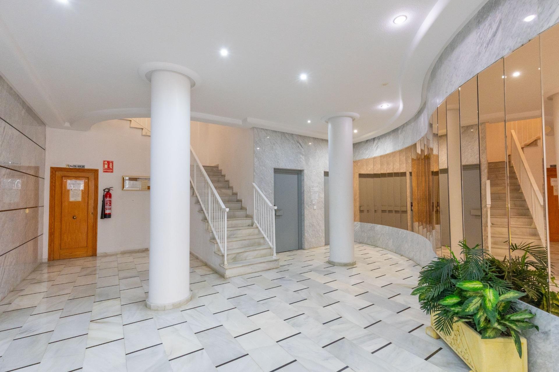Resale - Apartment / flat - Torrevieja - Playa del Cura
