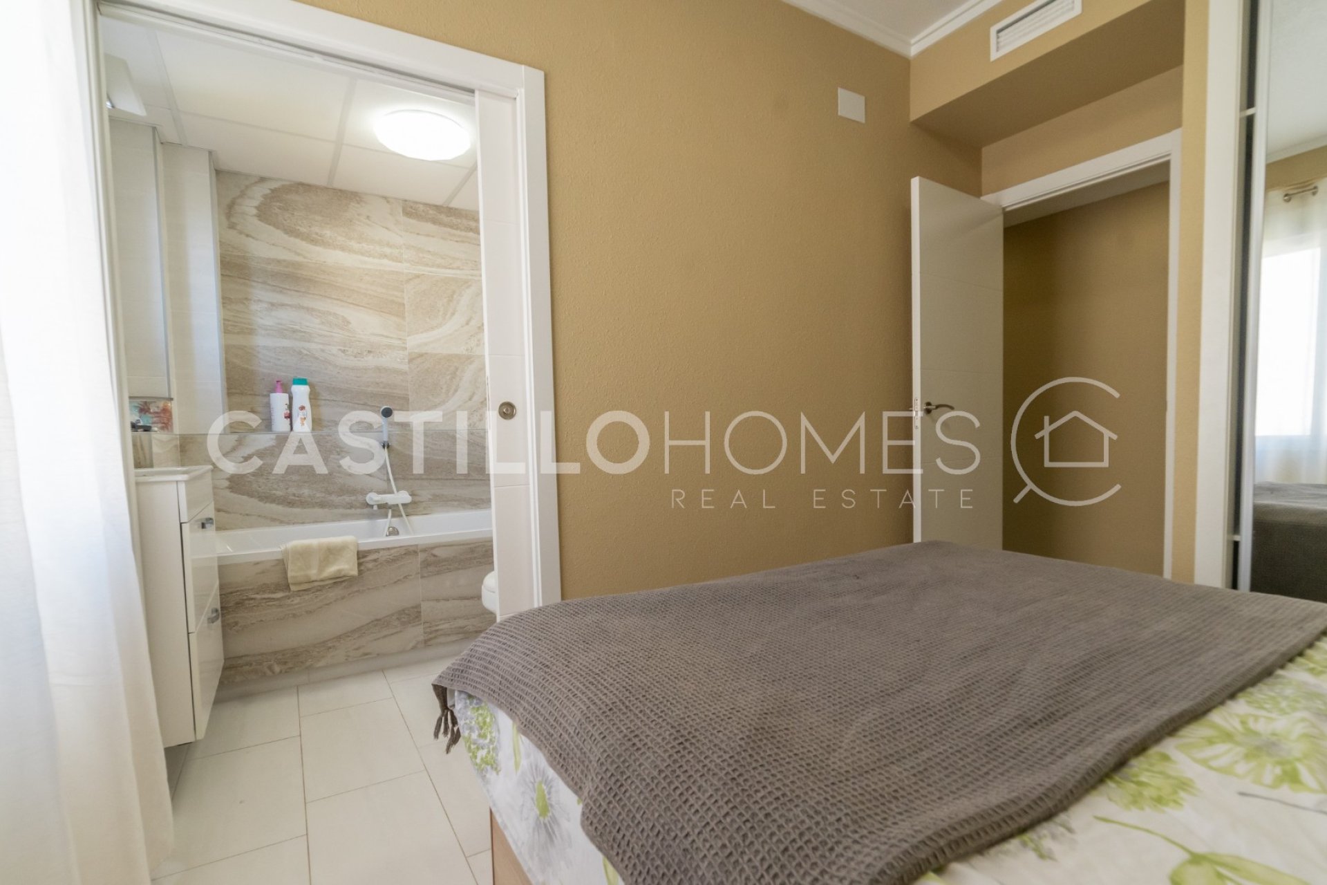 Resale - Apartment / flat - Torrevieja - Playa del Cura