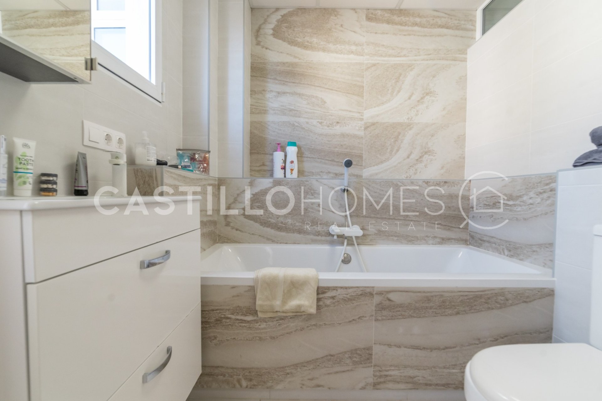 Resale - Apartment / flat - Torrevieja - Playa del Cura