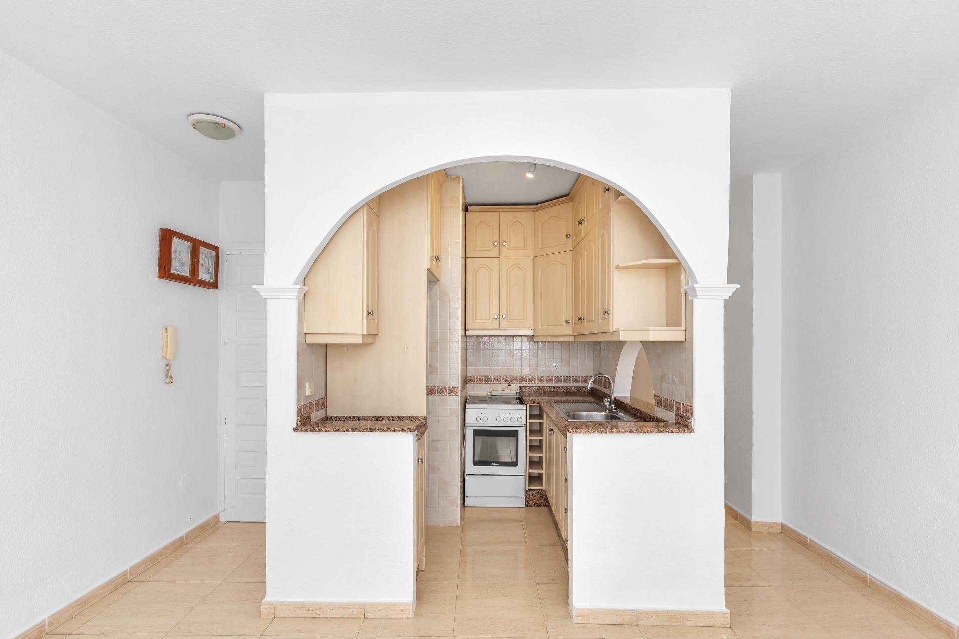 Resale - Apartment / flat - Torrevieja - Puerto Deportivo