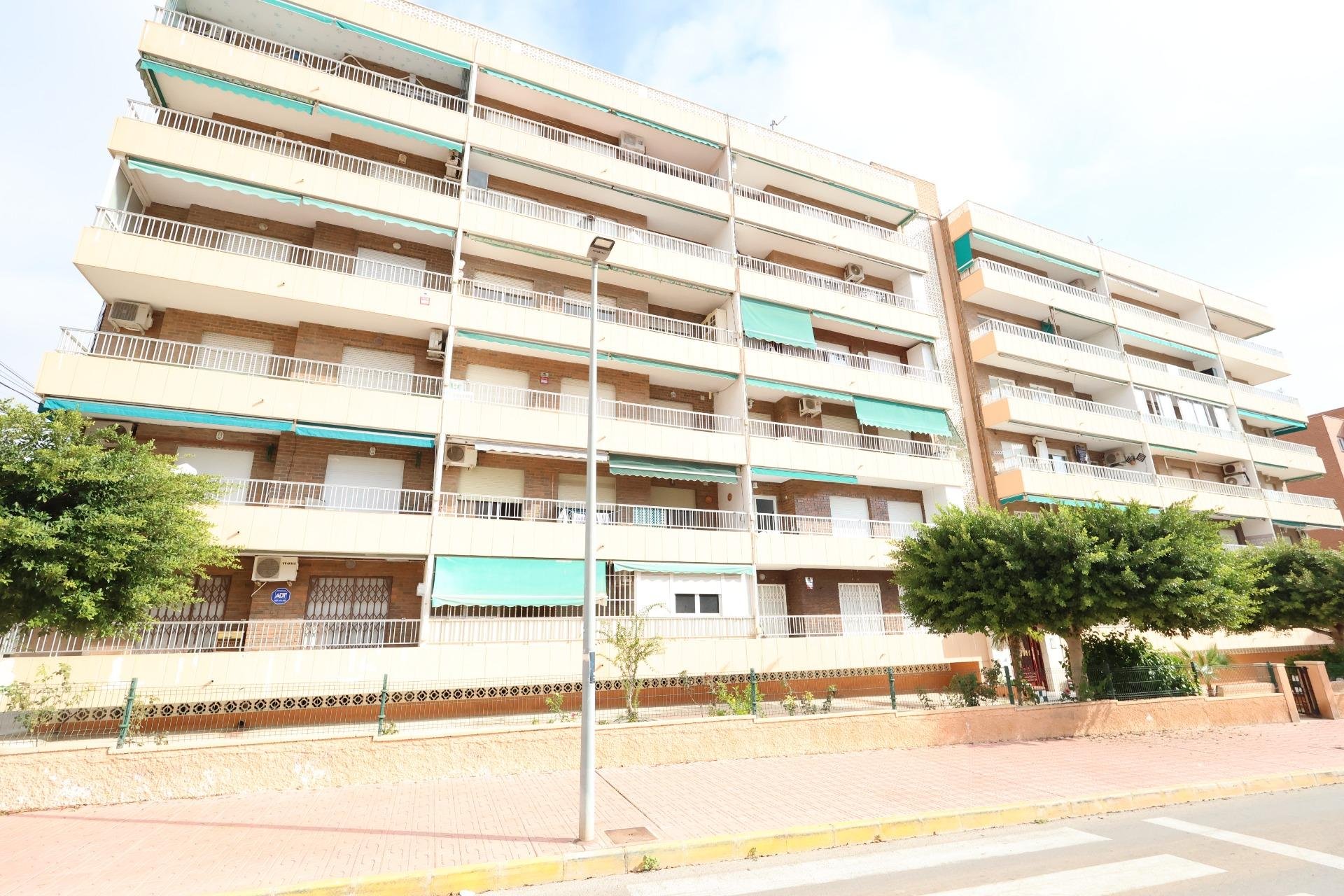 Resale - Apartment / flat - Torrevieja - Punta prima