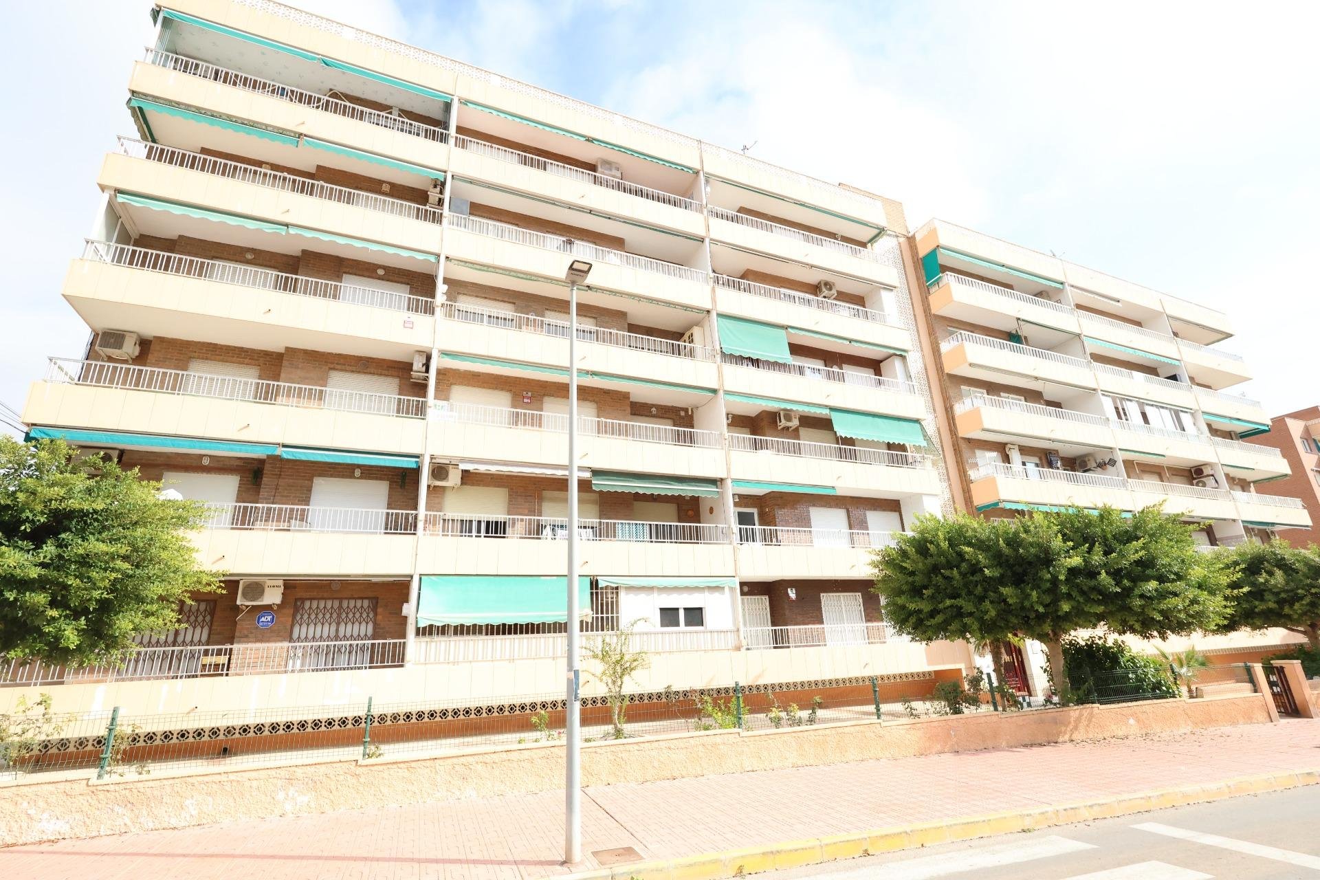 Resale - Apartment / flat - Torrevieja - Punta prima
