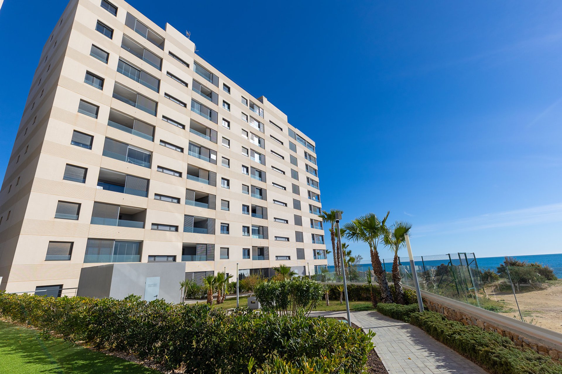Resale - Apartment / flat - Torrevieja - Punta Prima