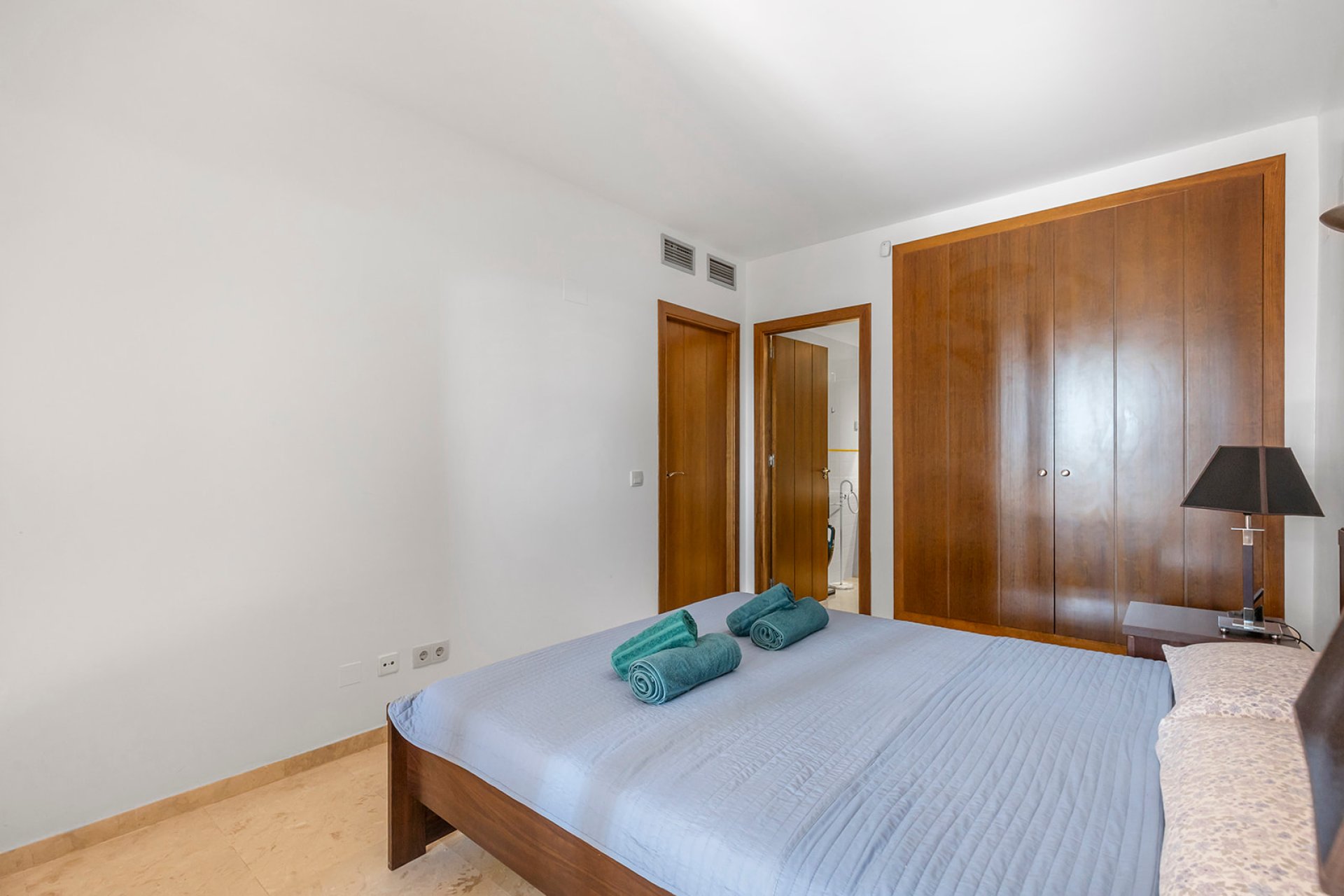 Resale - Apartment / flat - Torrevieja - Punta Prima
