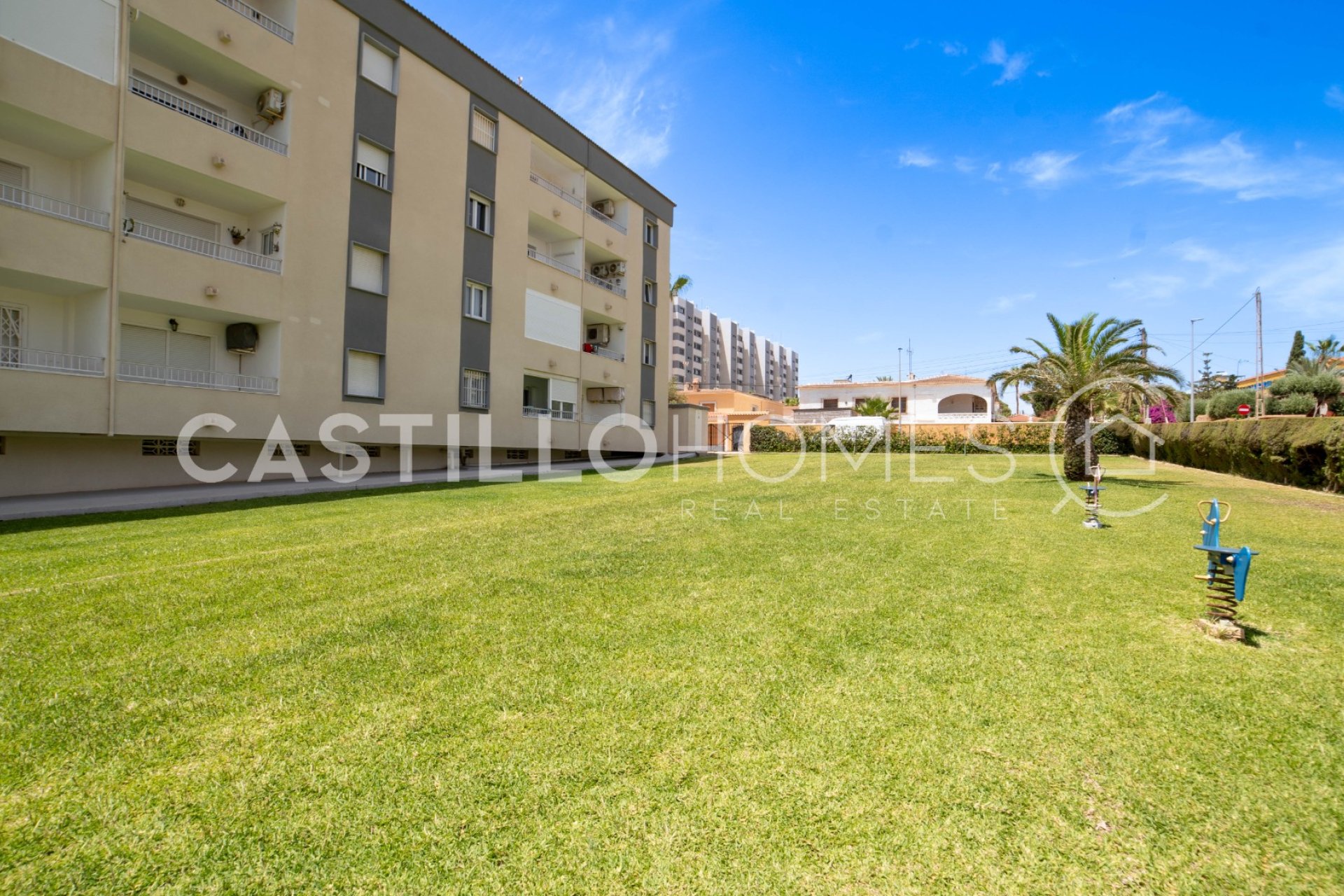 Resale - Apartment / flat - Torrevieja - Punta Prima