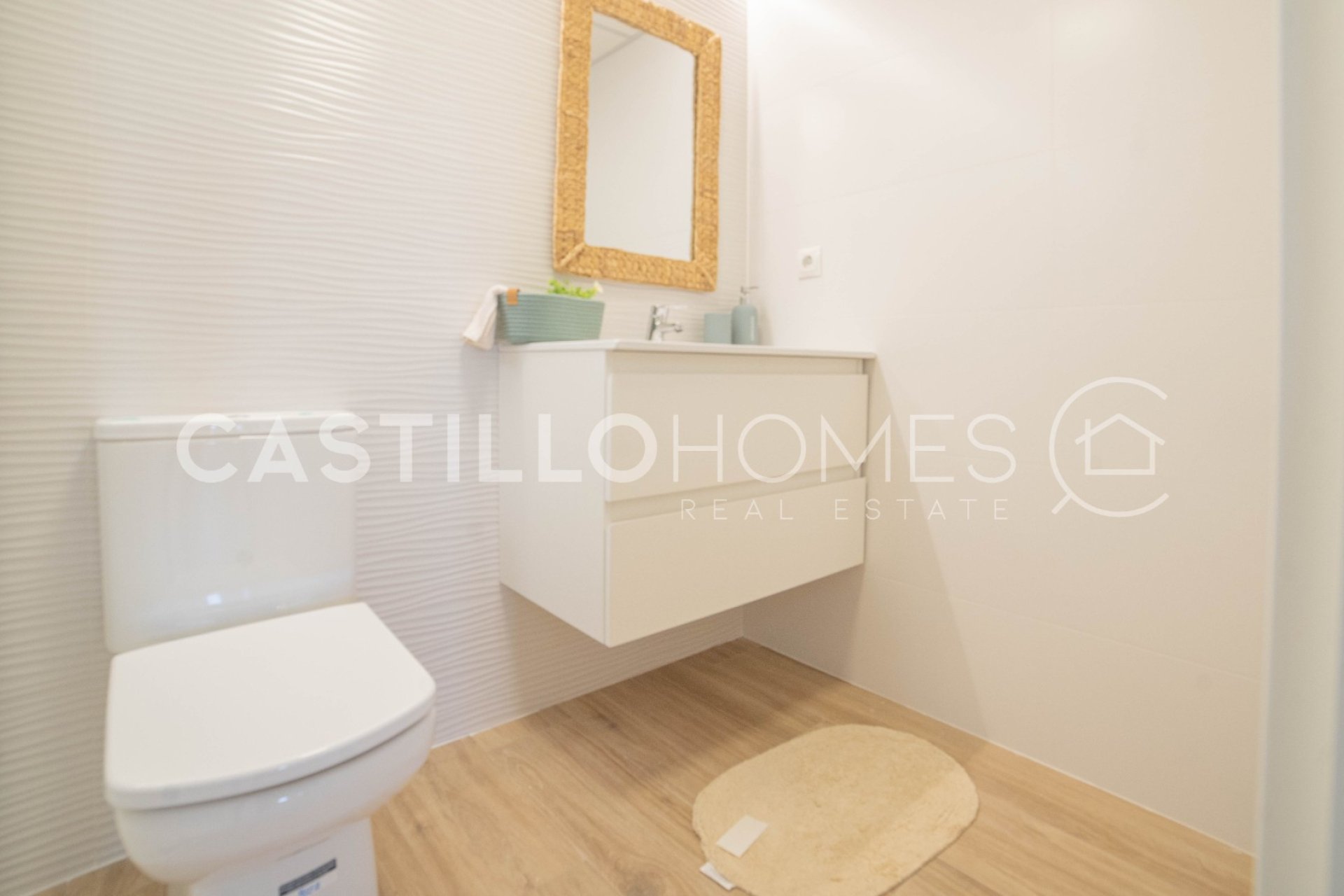 Resale - Apartment / flat - Torrevieja - Punta Prima