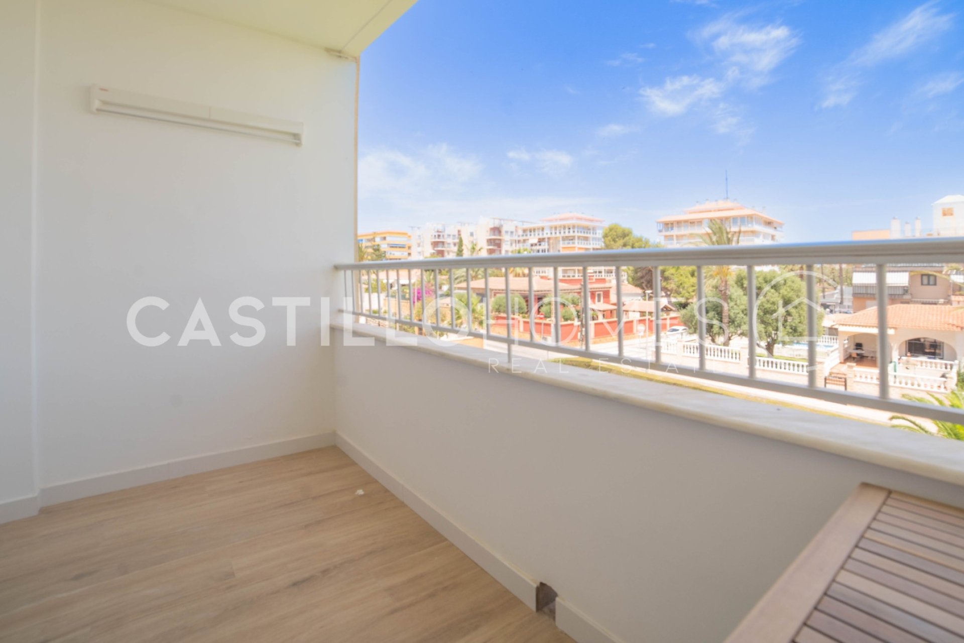 Resale - Apartment / flat - Torrevieja - Punta Prima