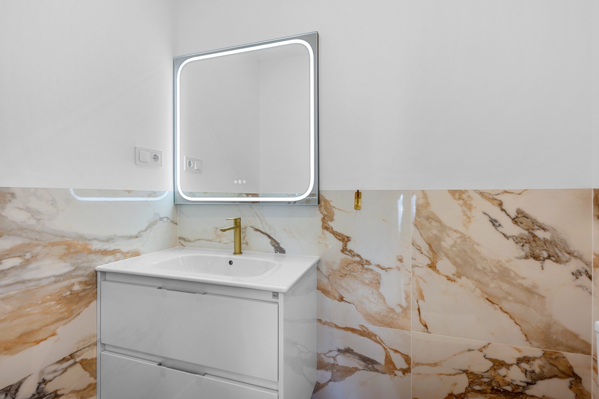 Resale - Apartment / flat - Torrevieja - Punta Prima