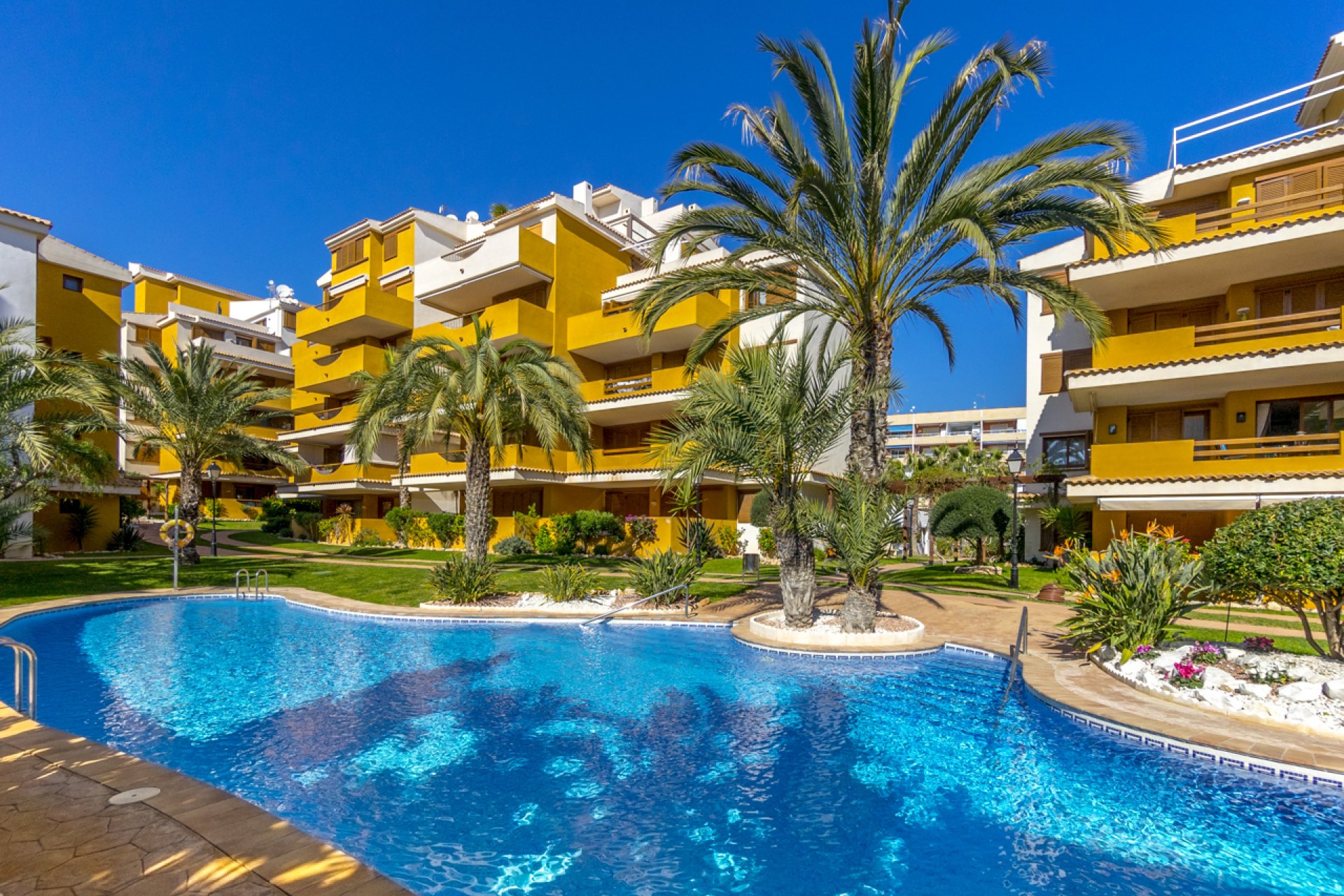 Resale - Apartment / flat - Torrevieja - Punta Prima