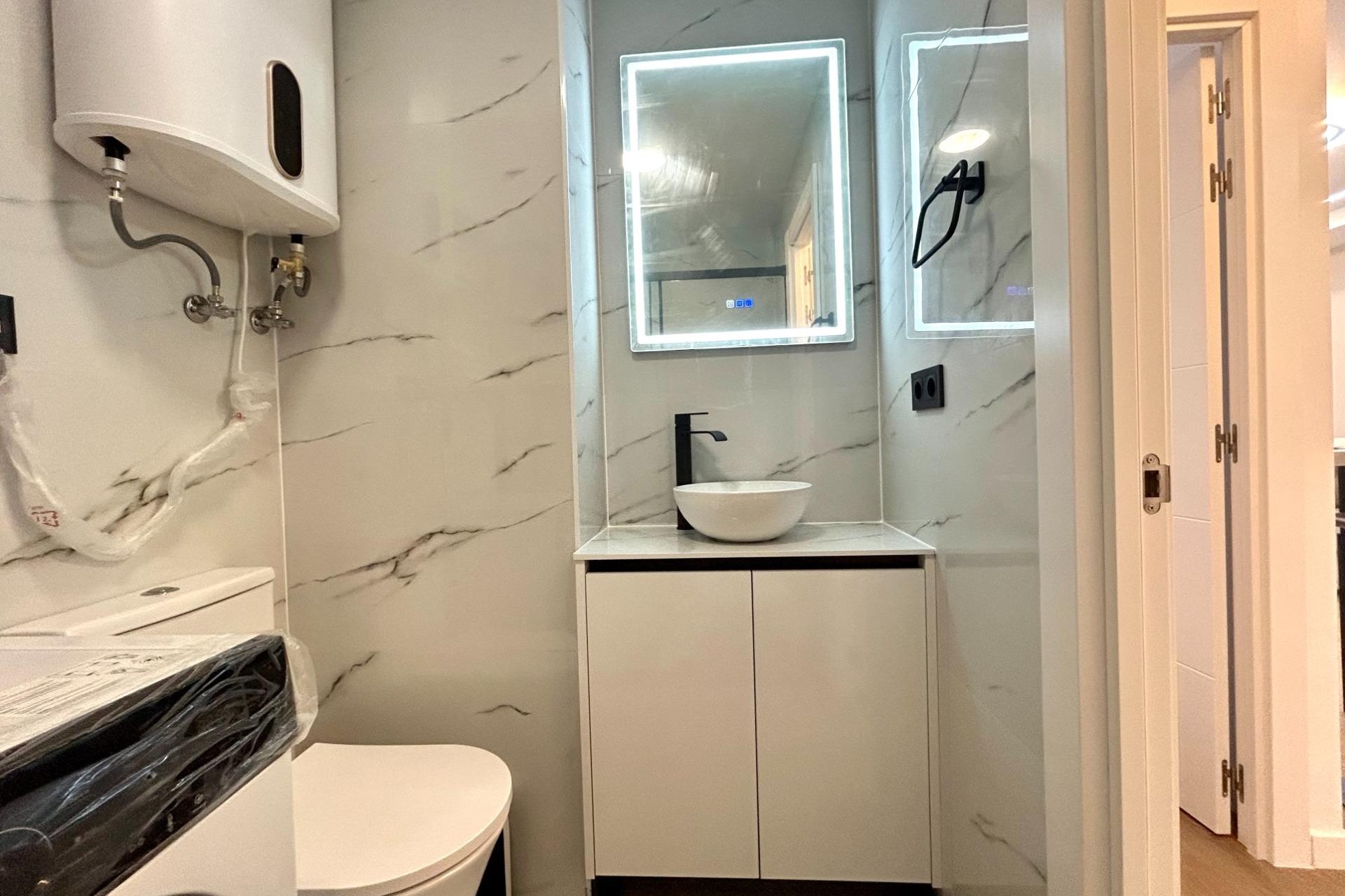 Resale - Apartment / flat - Torrevieja - Punta prima