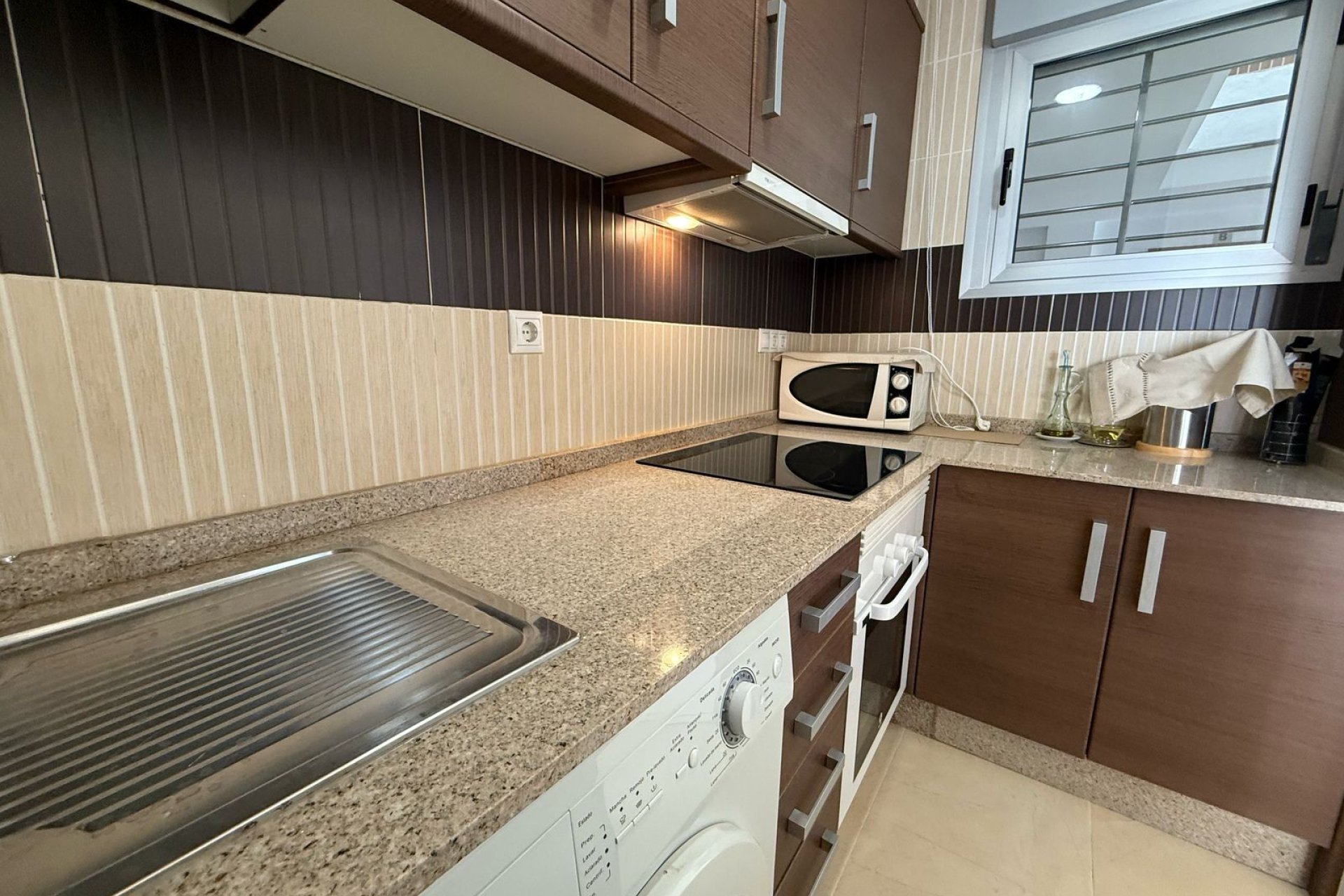 Resale - Apartment / flat - Torrevieja - Punta Prima