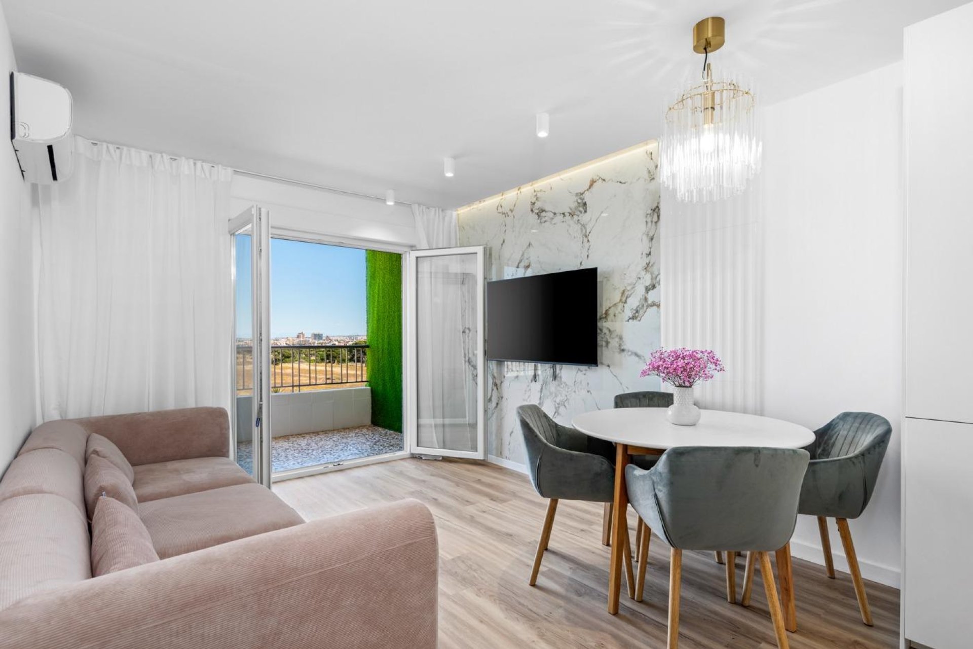 Resale - Apartment / flat - Torrevieja - Punta prima