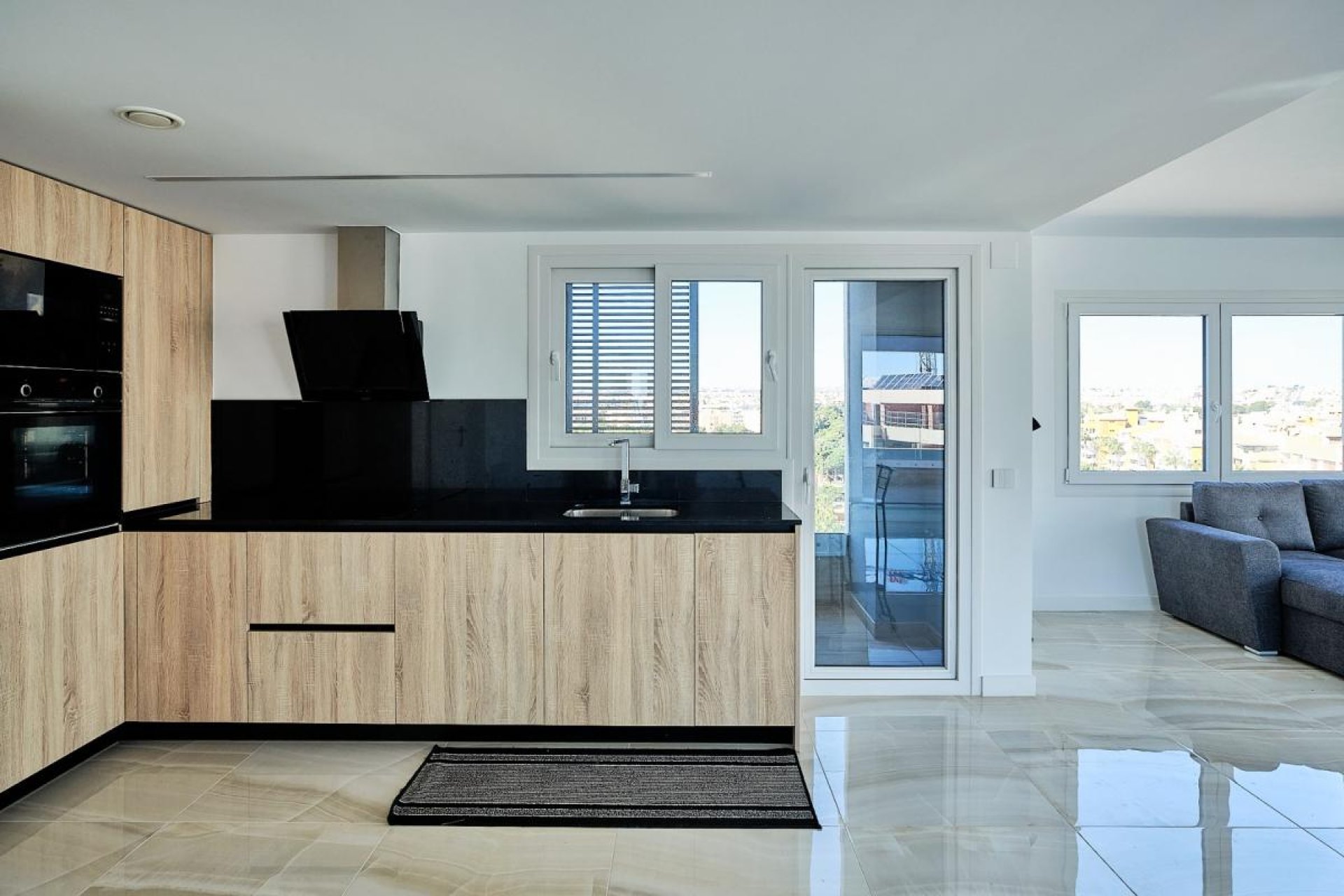 Resale - Apartment / flat - Torrevieja - Punta Prima