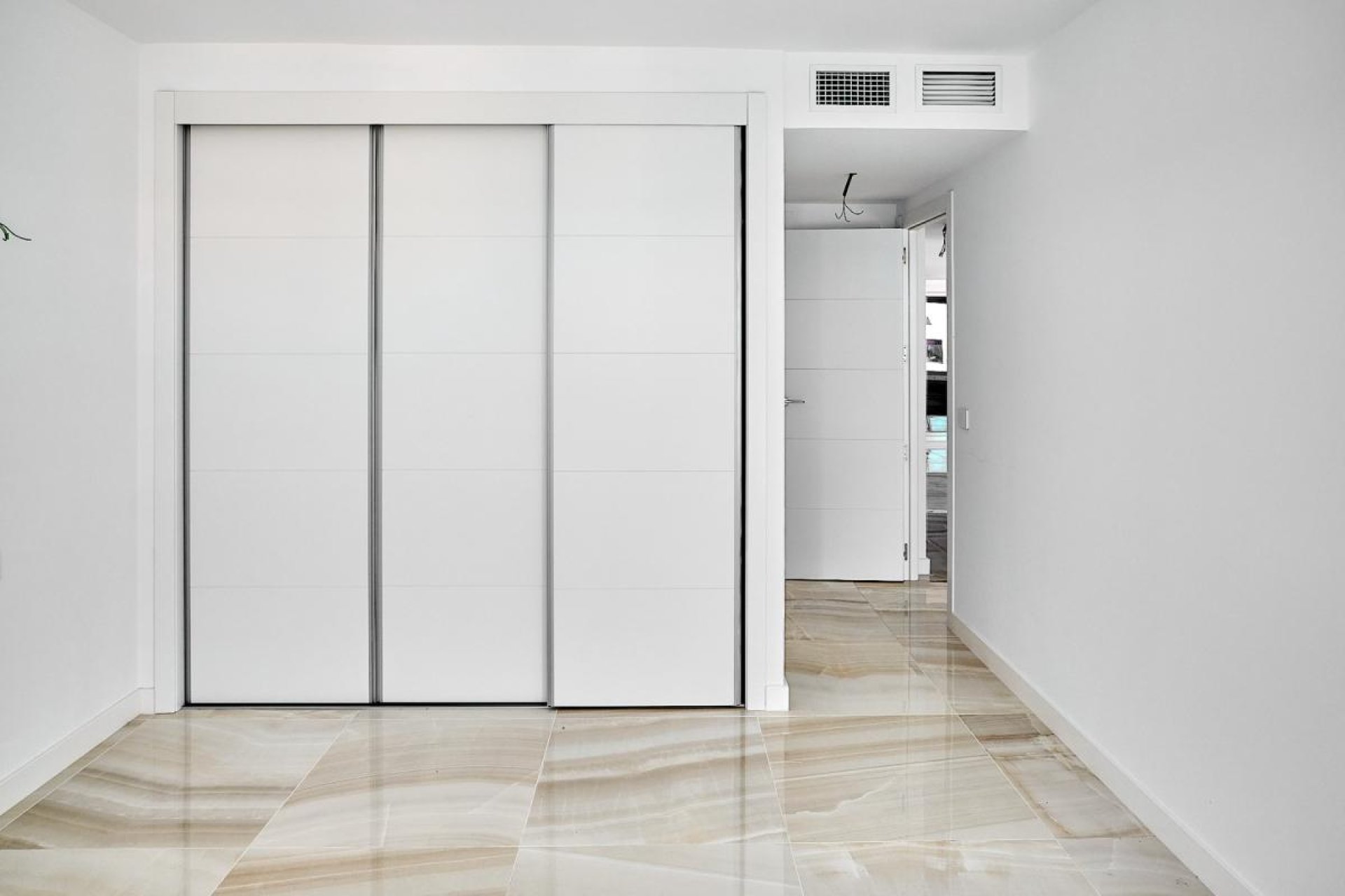 Resale - Apartment / flat - Torrevieja - Punta Prima