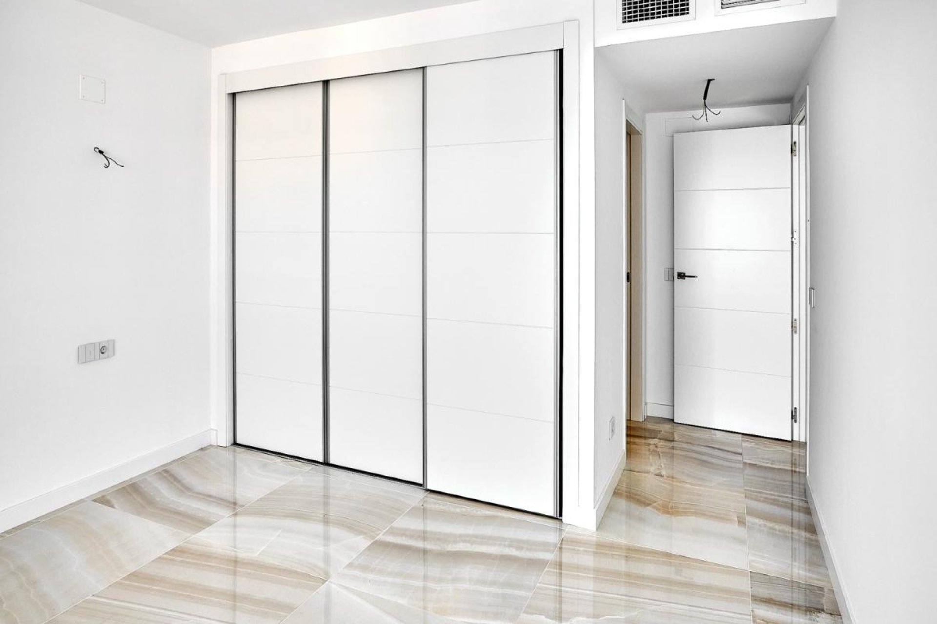 Resale - Apartment / flat - Torrevieja - Punta Prima