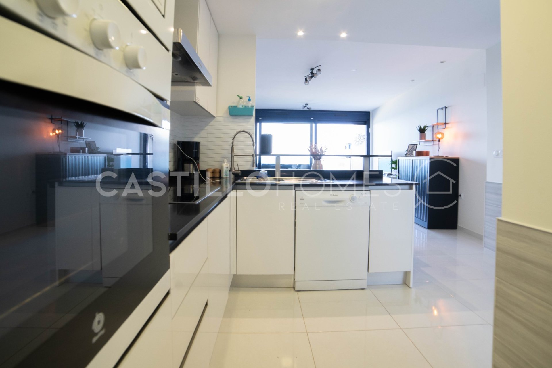 Resale - Apartment / flat - Torrevieja - Punta Prima