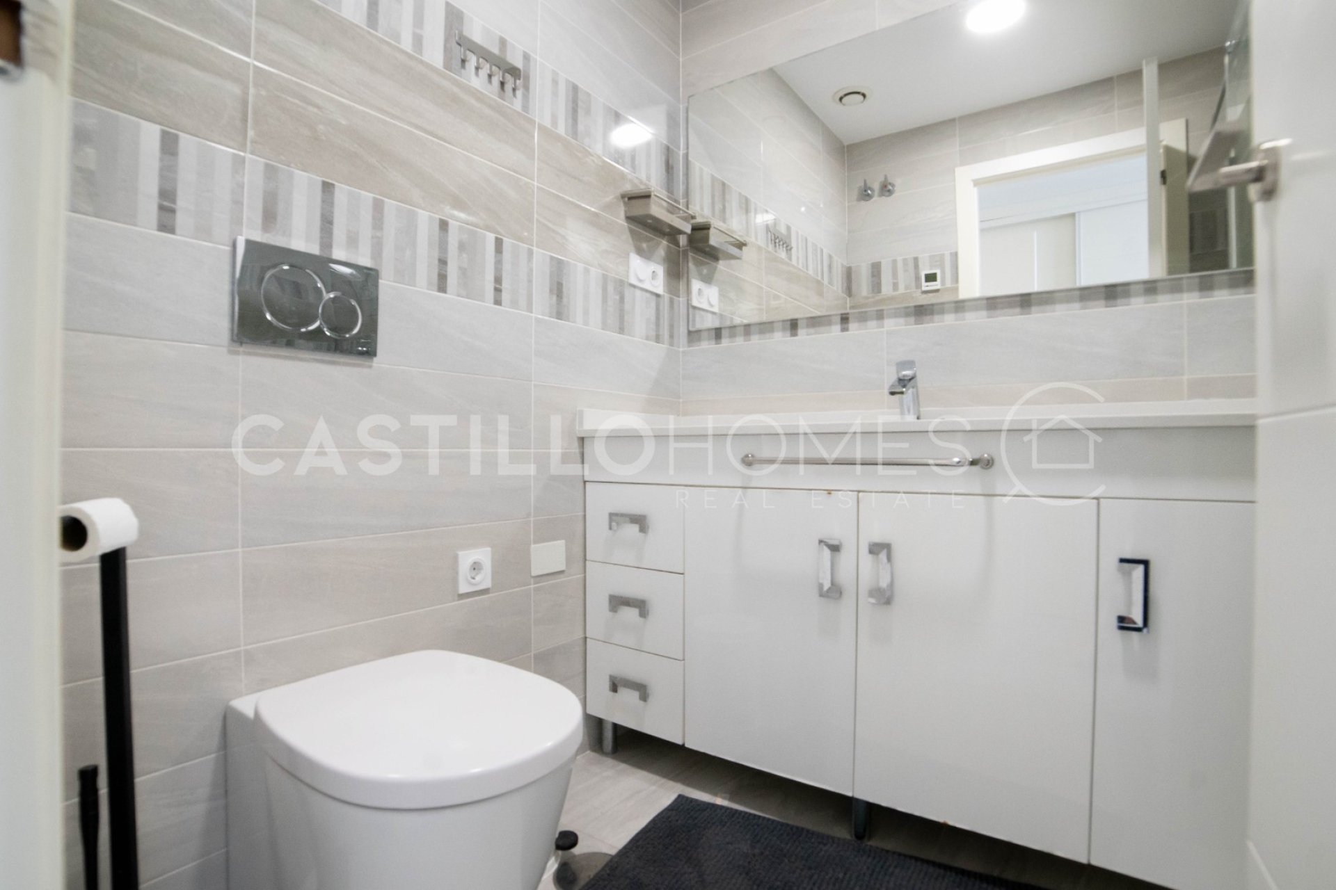 Resale - Apartment / flat - Torrevieja - Punta Prima