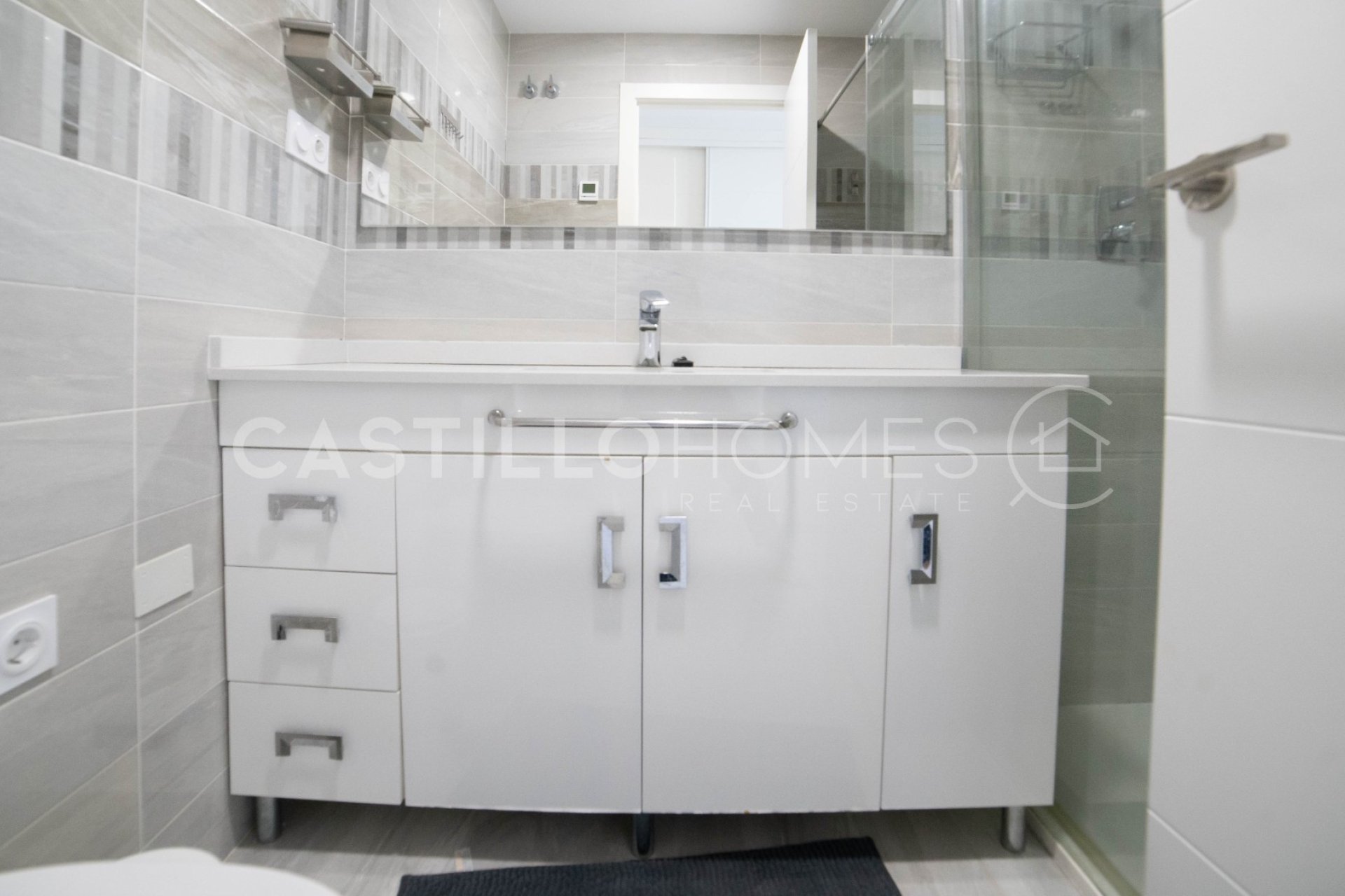 Resale - Apartment / flat - Torrevieja - Punta Prima