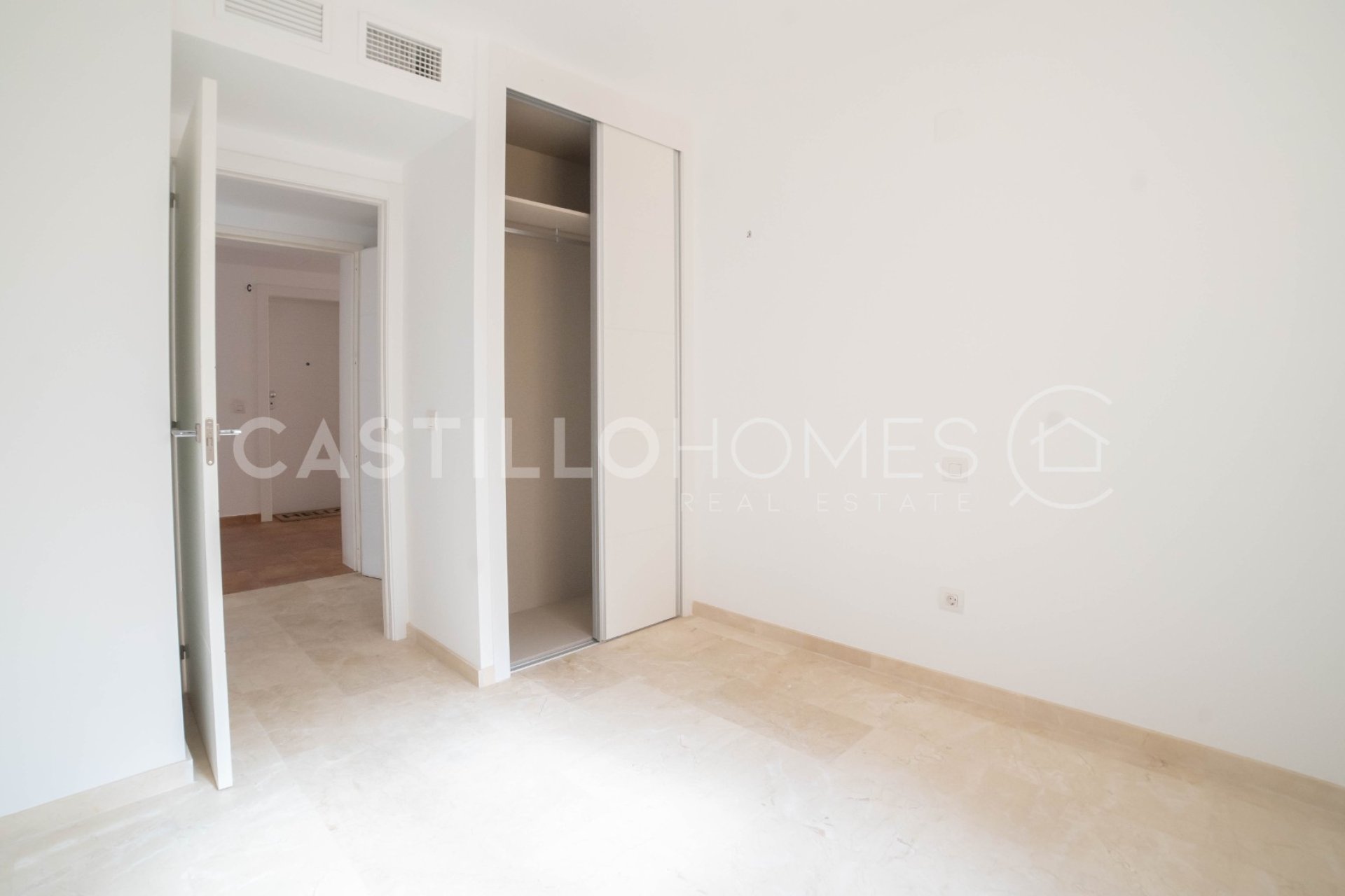 Resale - Apartment / flat - Torrevieja - Punta Prima