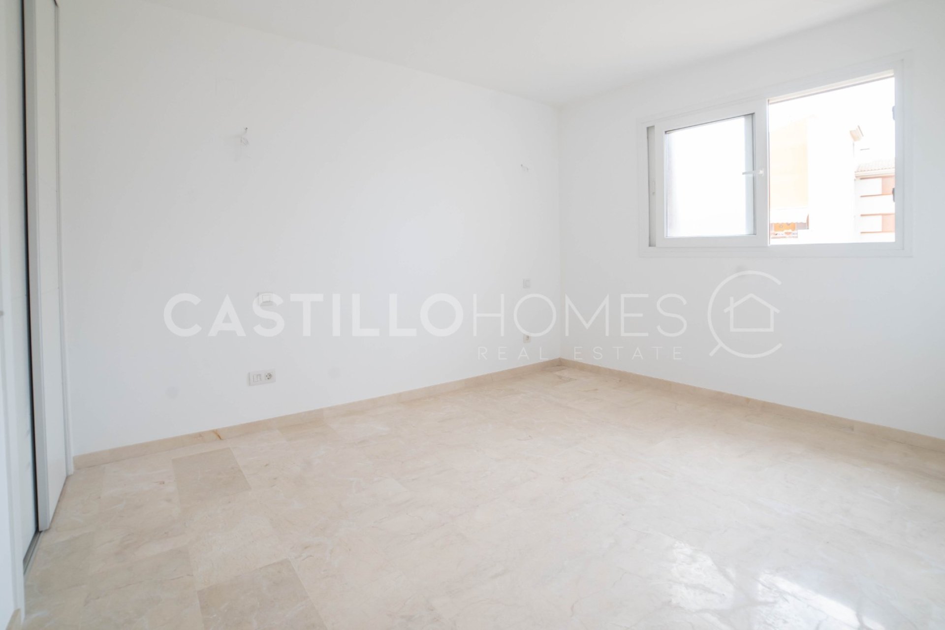 Resale - Apartment / flat - Torrevieja - Punta Prima