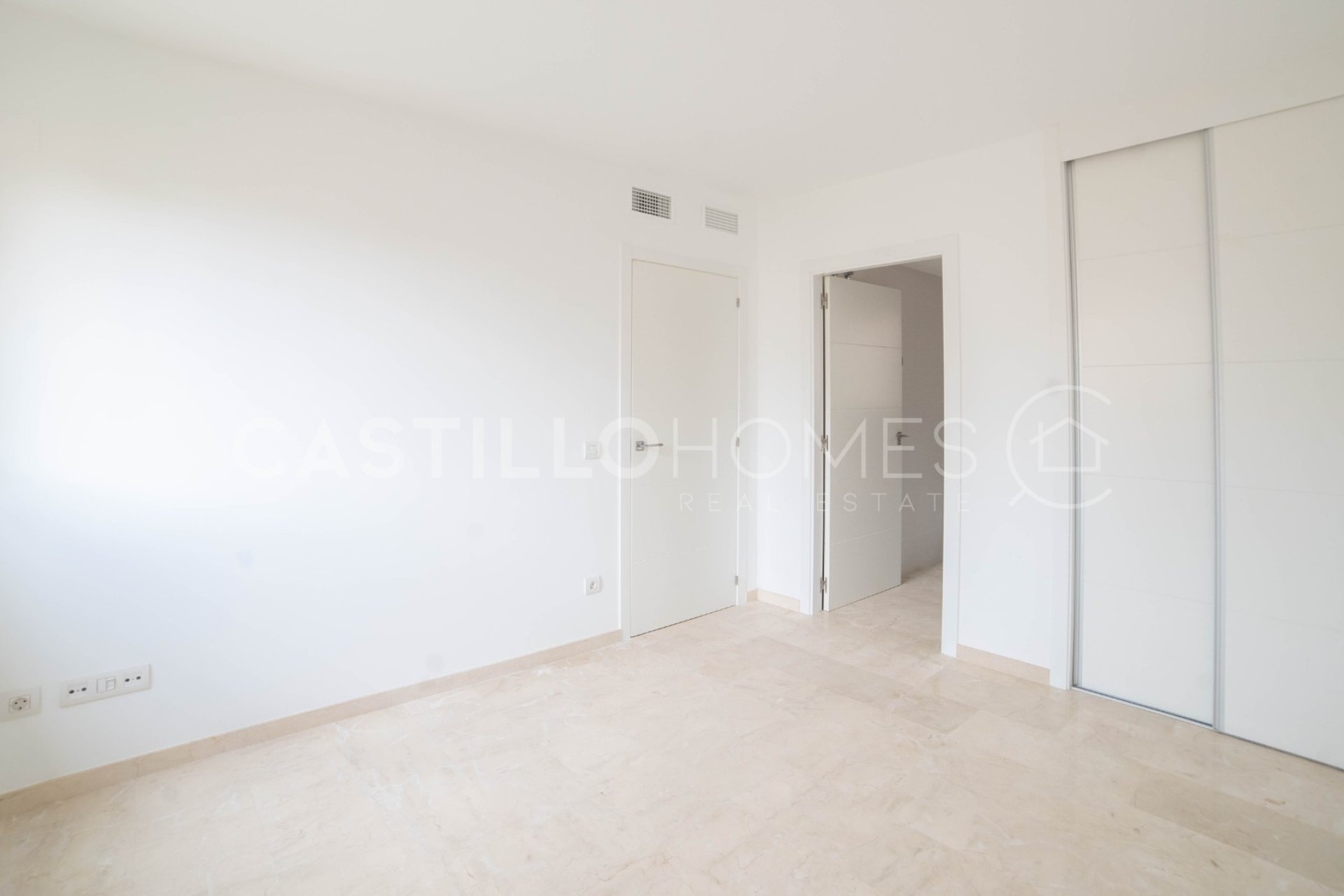 Resale - Apartment / flat - Torrevieja - Punta Prima