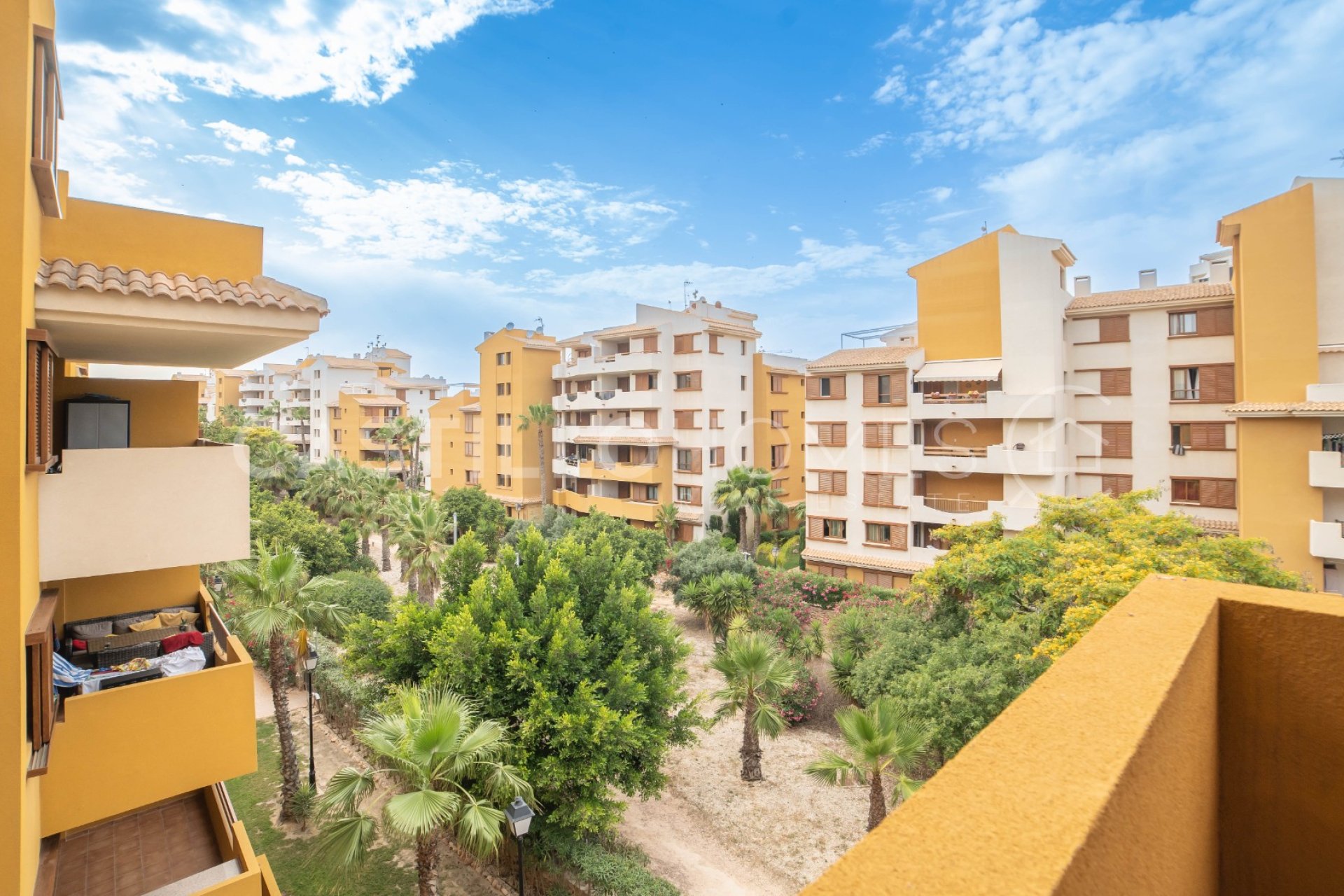 Resale - Apartment / flat - Torrevieja - Punta Prima