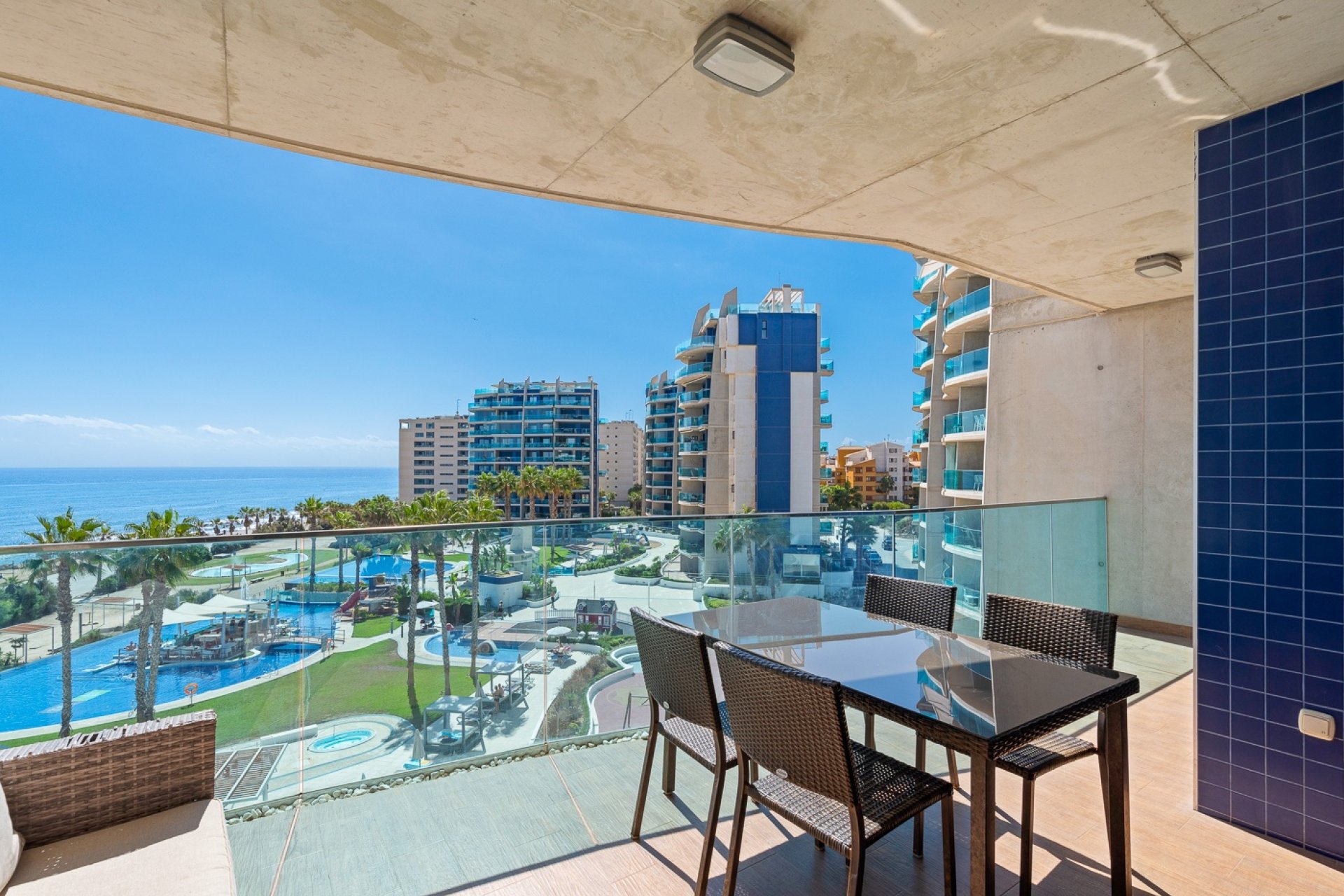Resale - Apartment / flat - Torrevieja - Punta Prima