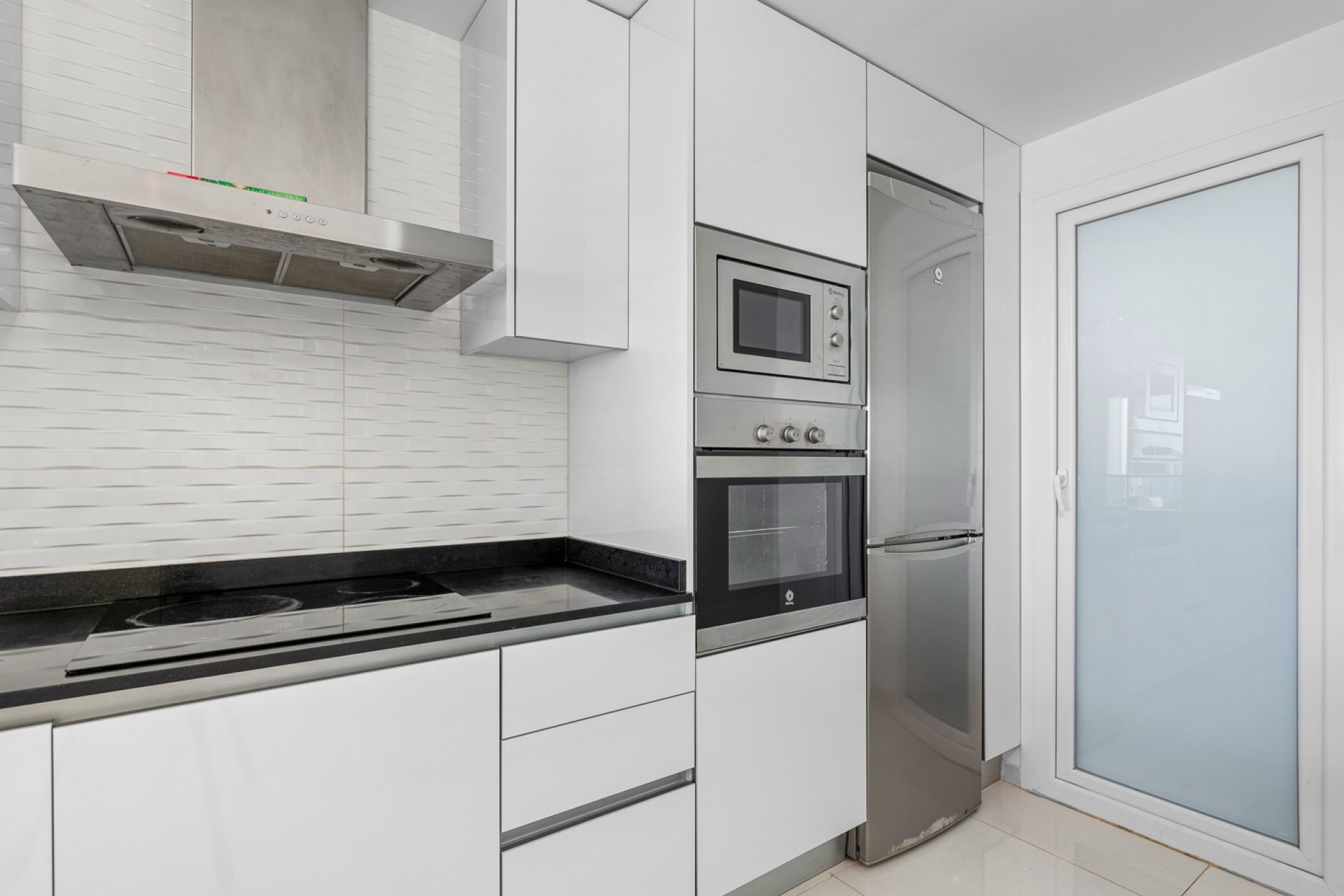 Resale - Apartment / flat - Torrevieja - Punta Prima